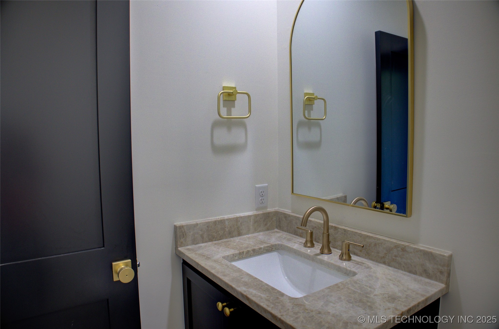 17815 S 42nd East Avenue Property Photo 22