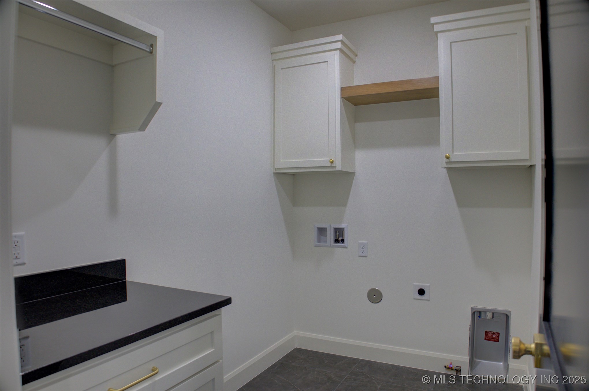 17815 S 42nd East Avenue Property Photo 23