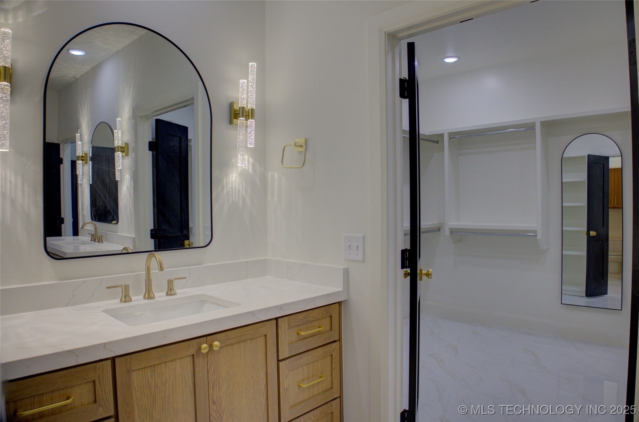 17815 S 42nd East Avenue Property Photo 34