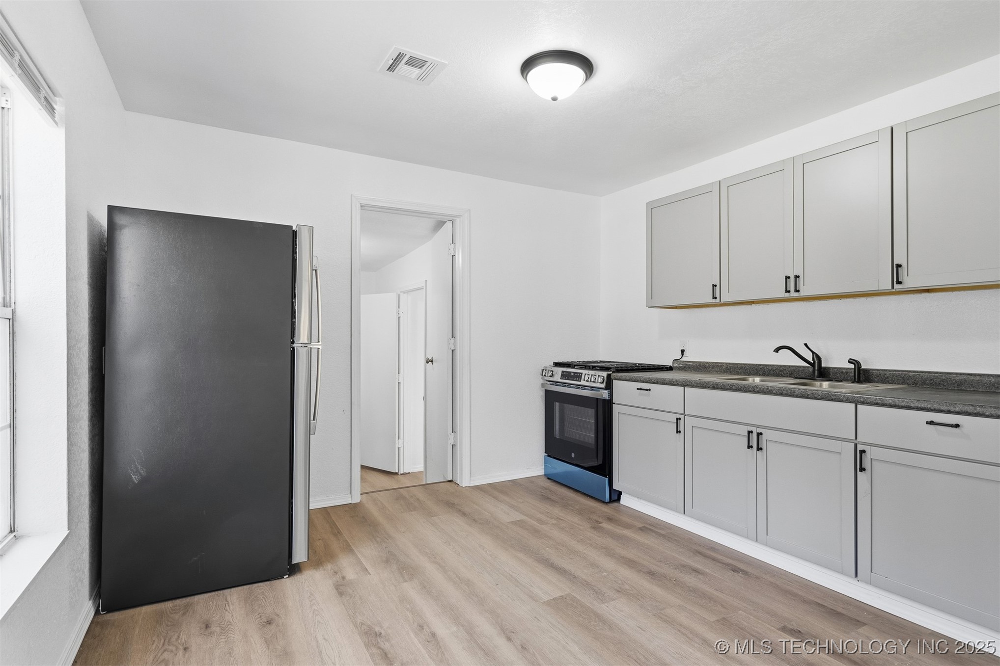 516 S Cherokee Street Property Photo 5