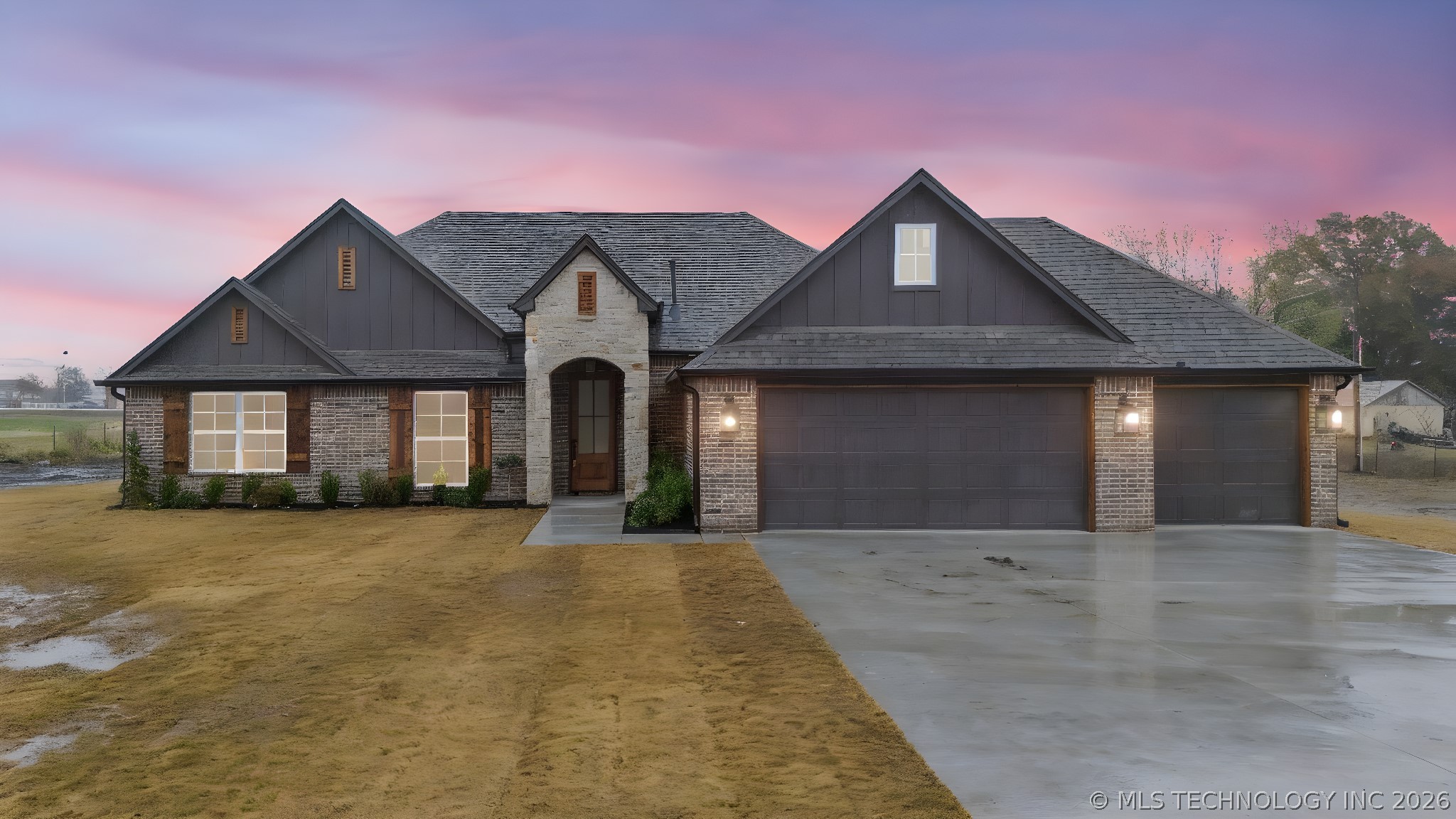 10860 E 450 Road Property Photo 1