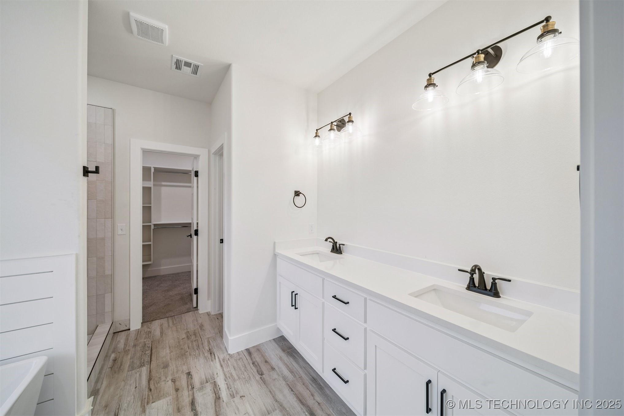 10860 E 450 Road Property Photo 13