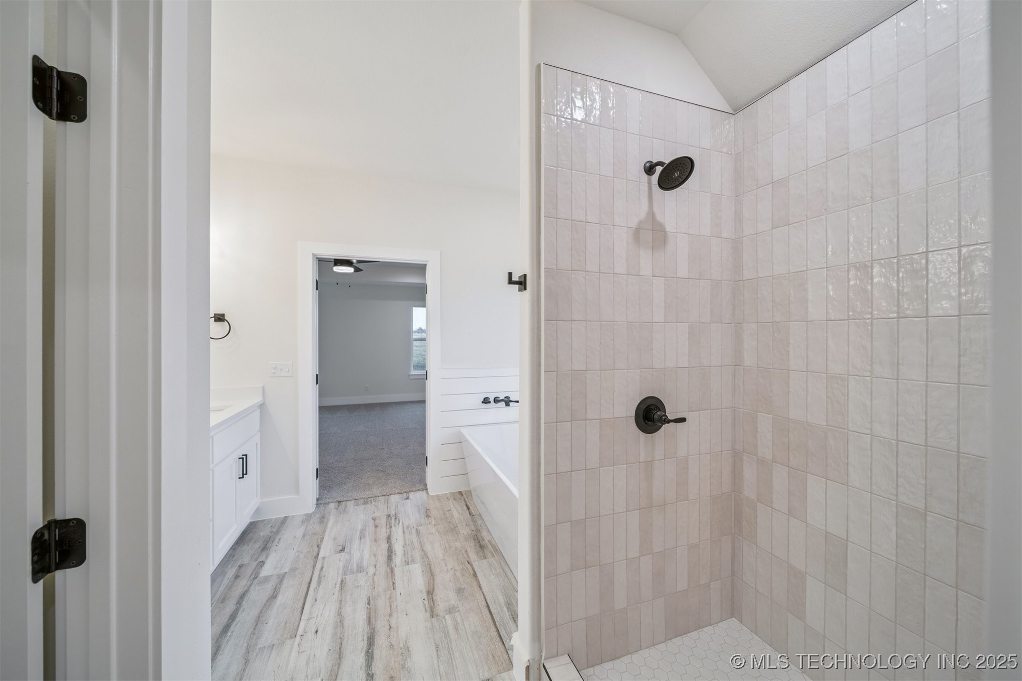 10860 E 450 Road Property Photo 14