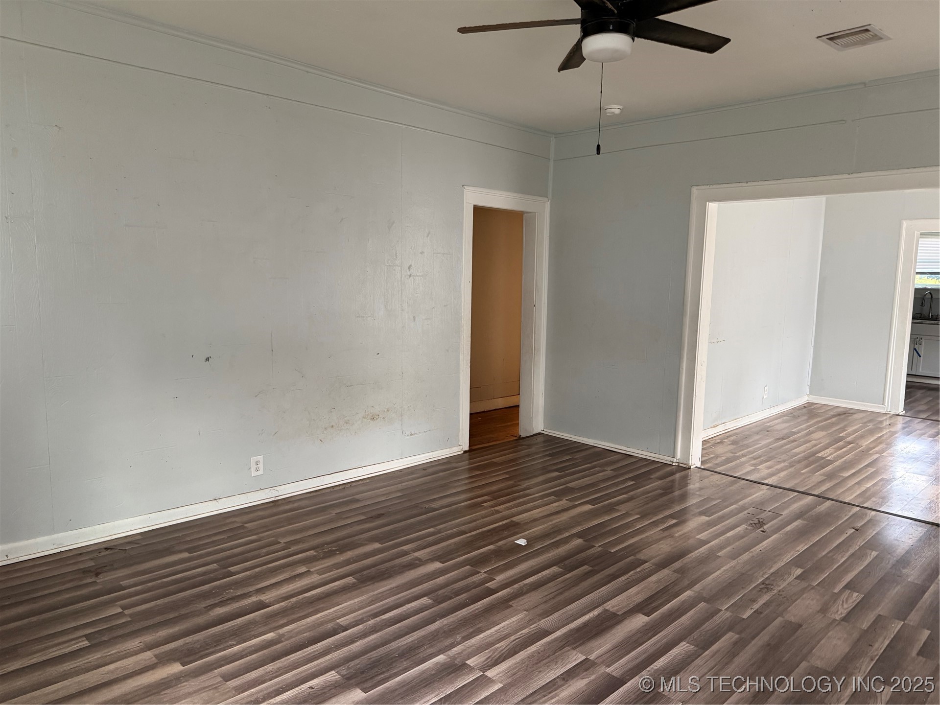 2111 Elgin Street Property Photo 4