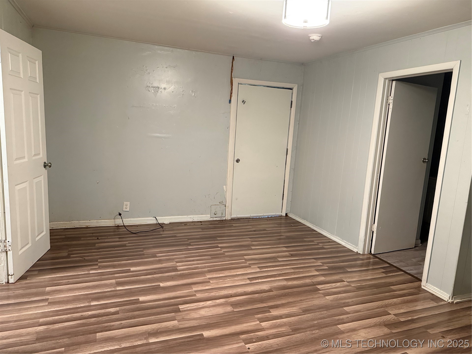 2111 Elgin Street Property Photo 9