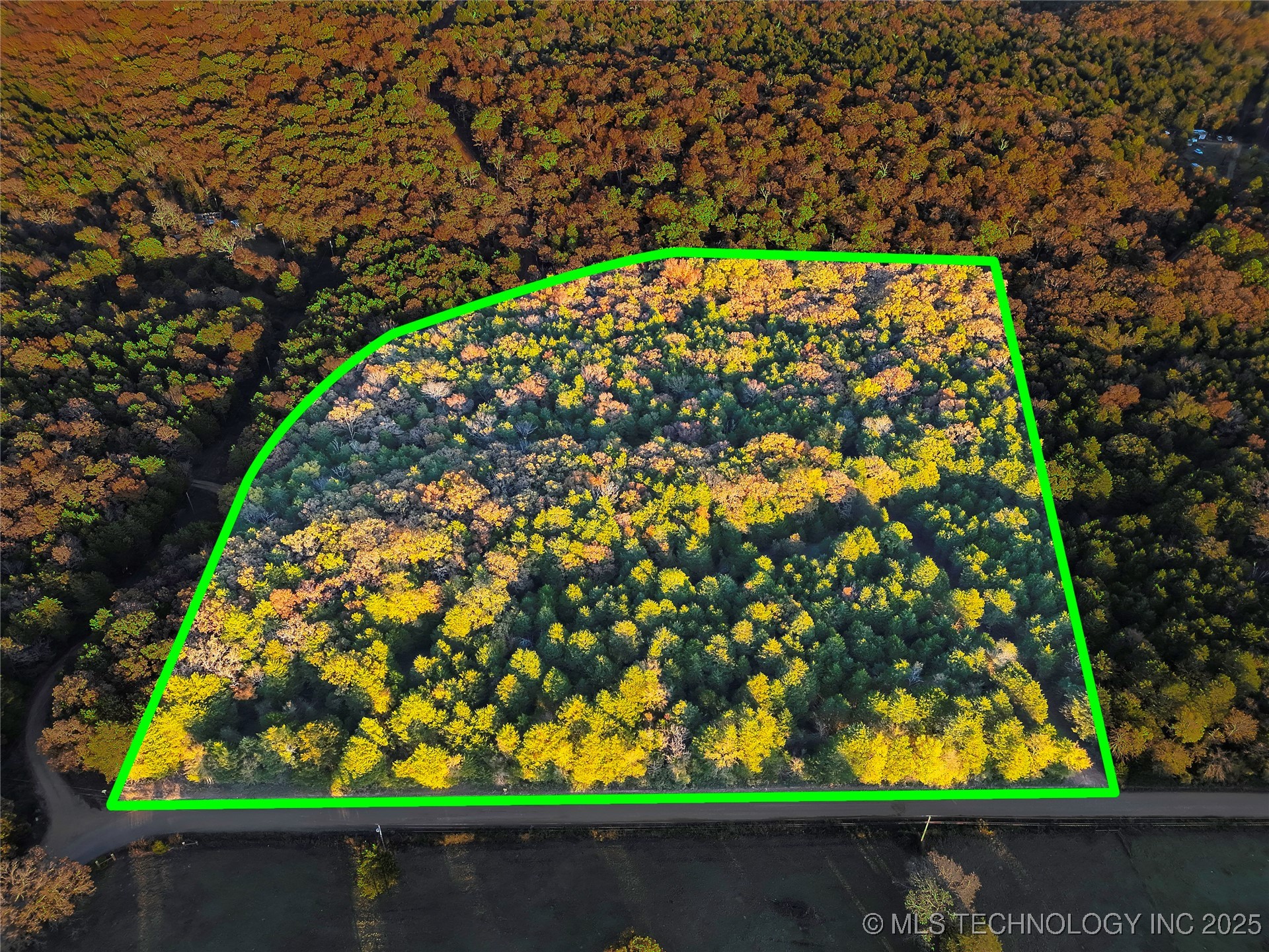 2 E 1000 Road Property Photo 2