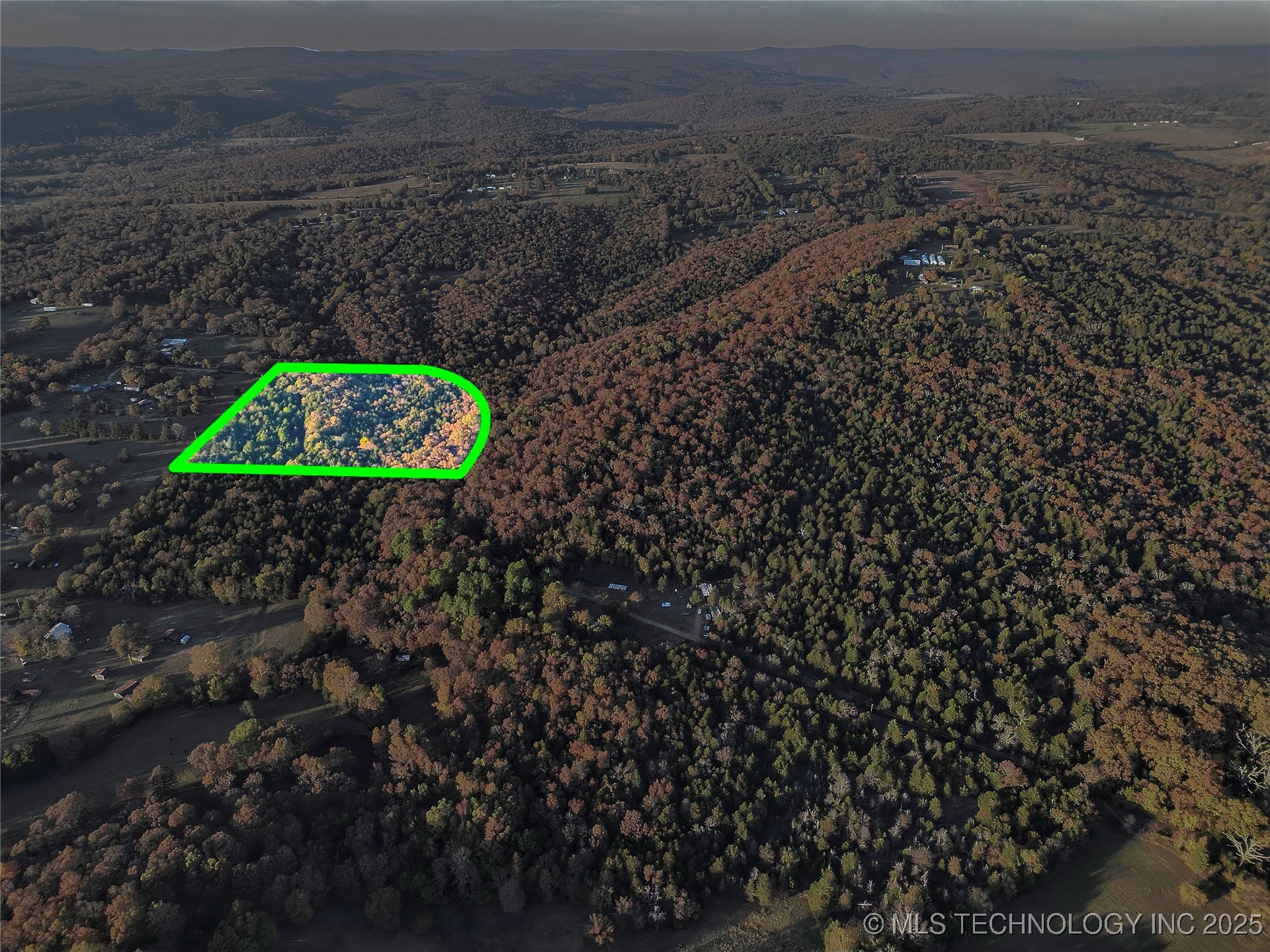 2 E 1000 Road Property Photo 4