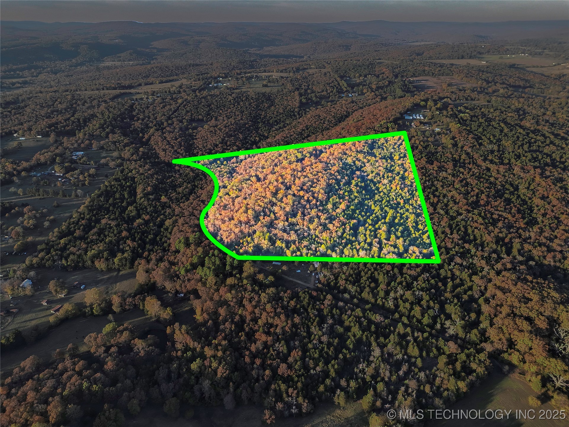 3 E 1000 Road Property Photo 4