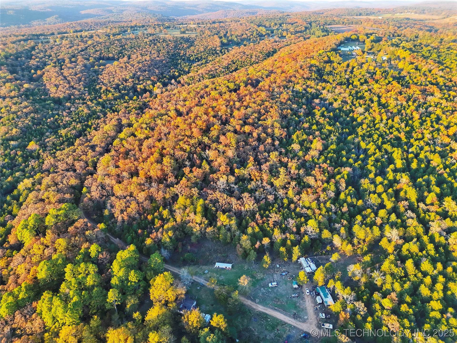 3 E 1000 Road Property Photo 16