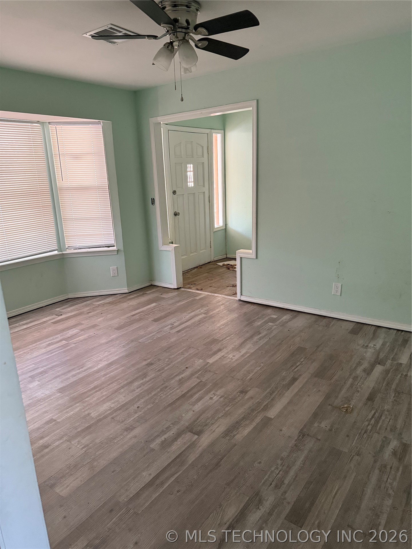 2410 S 77th Street East Property Photo 6