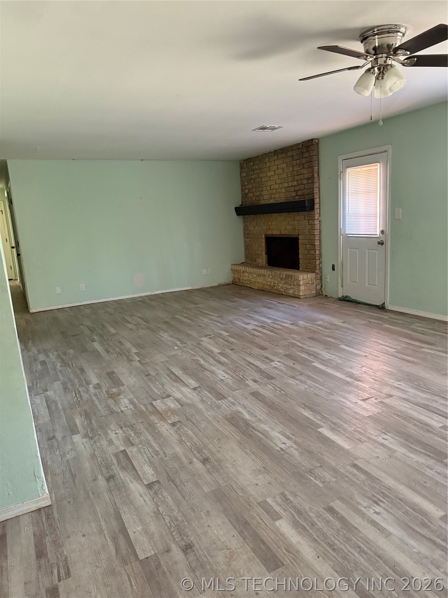 2410 S 77th Street East Property Photo 8