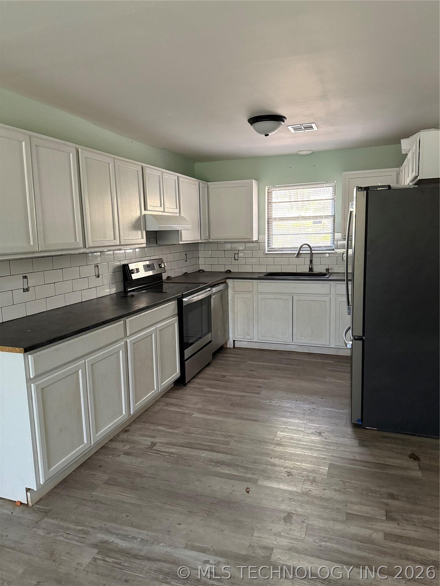 2410 S 77th Street East Property Photo 10