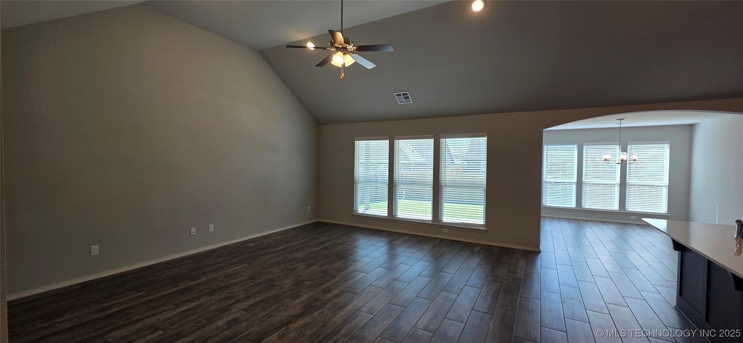 1419 E South Park Place Property Photo 6