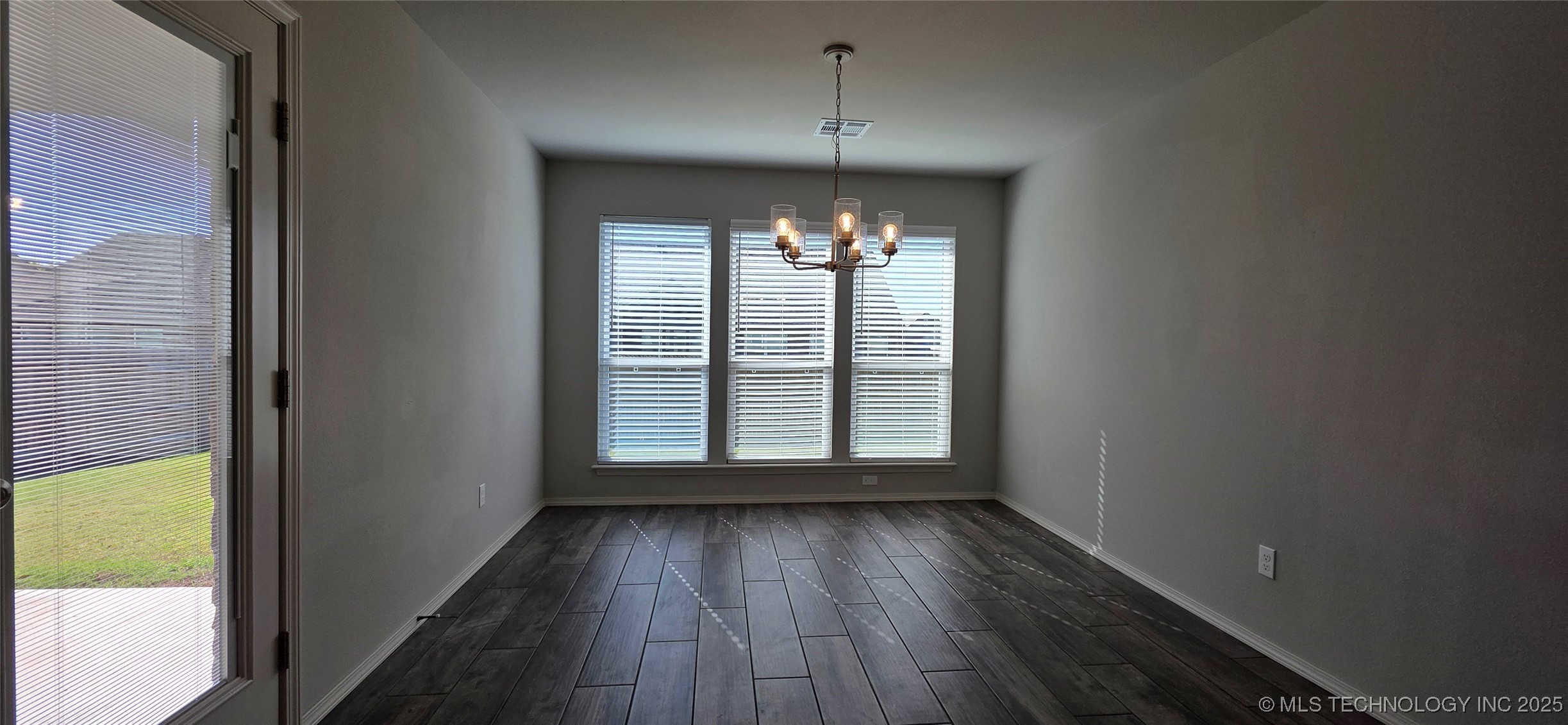 1419 E South Park Place Property Photo 9