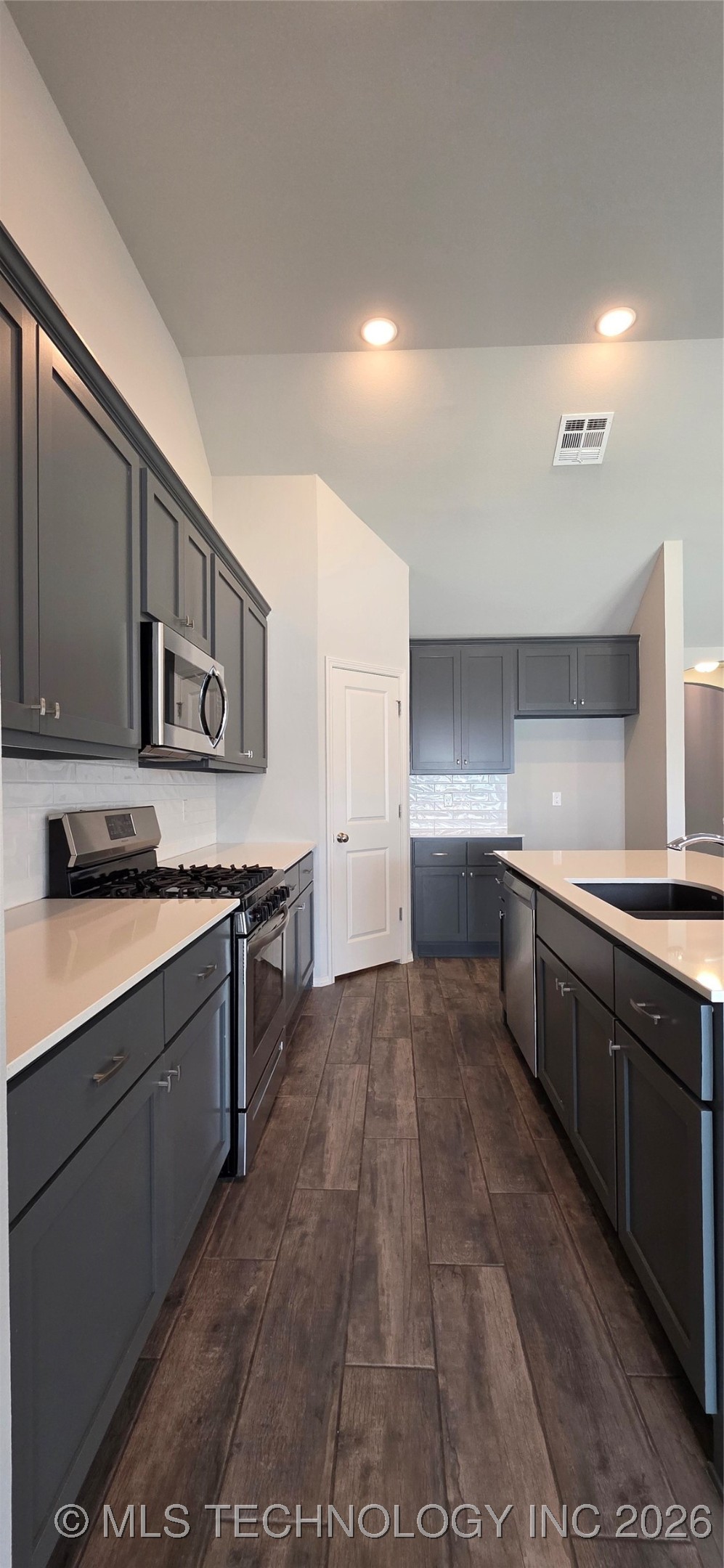 1419 E South Park Place Property Photo 10