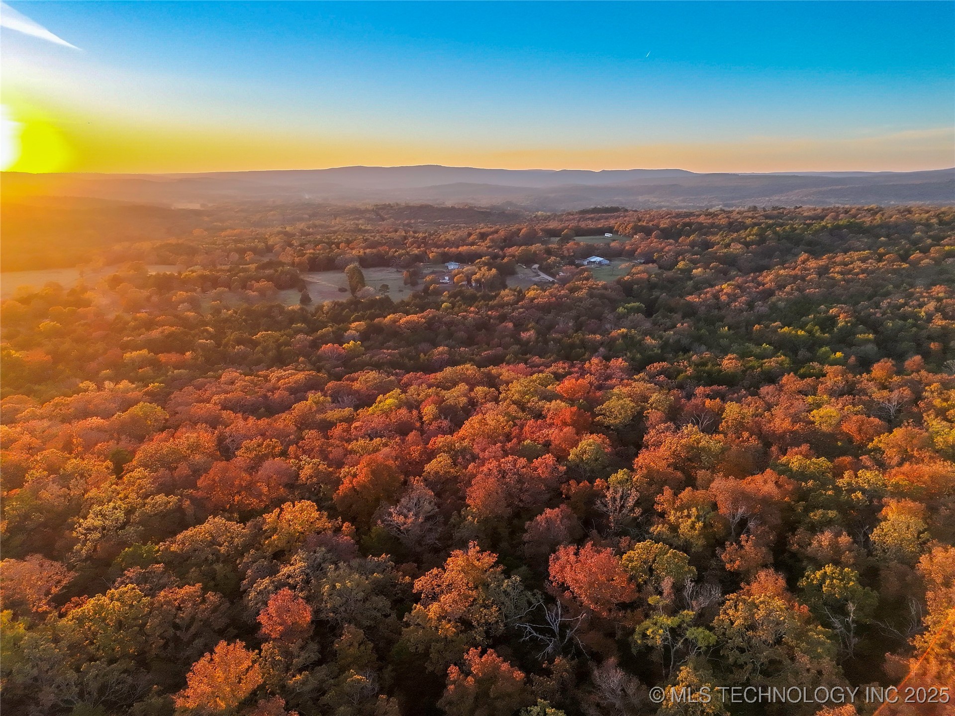 4 E 1000 Road Property Photo 2