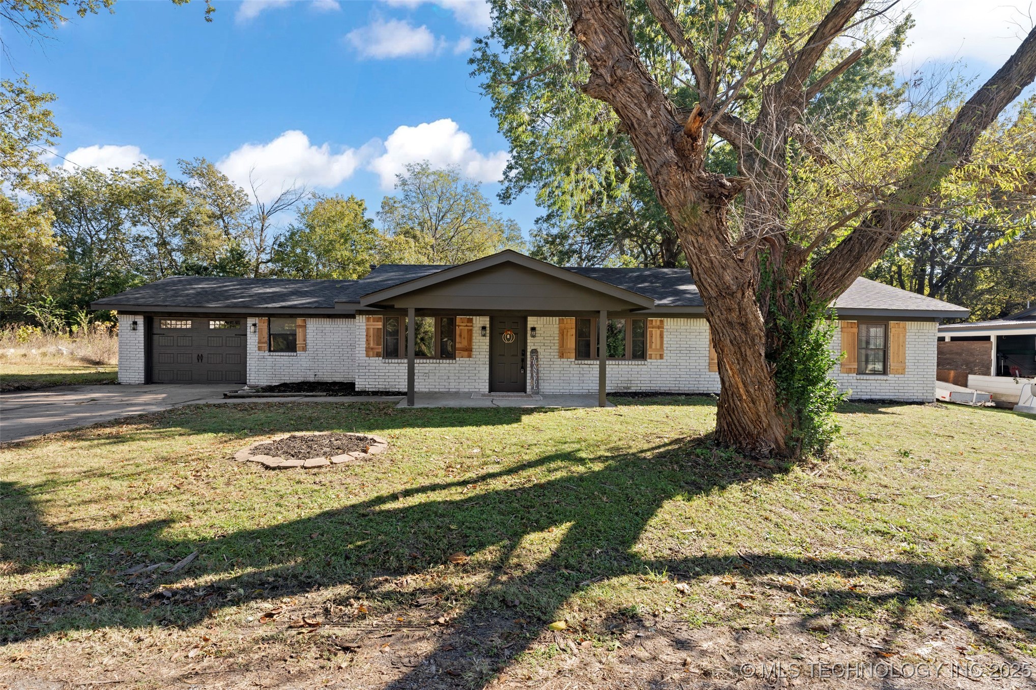 7 N Ora Street Property Photo 1