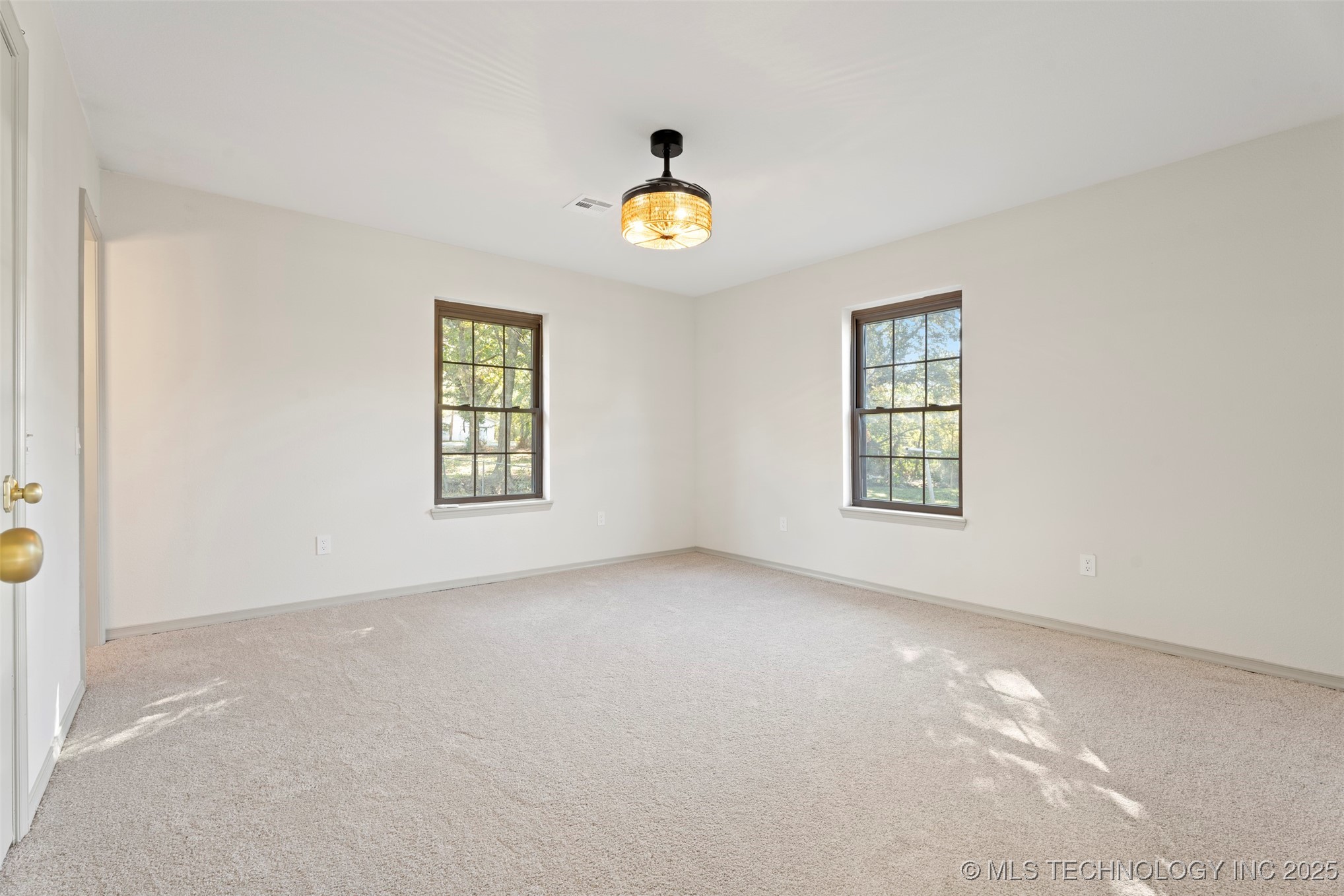 7 N Ora Street Property Photo 18