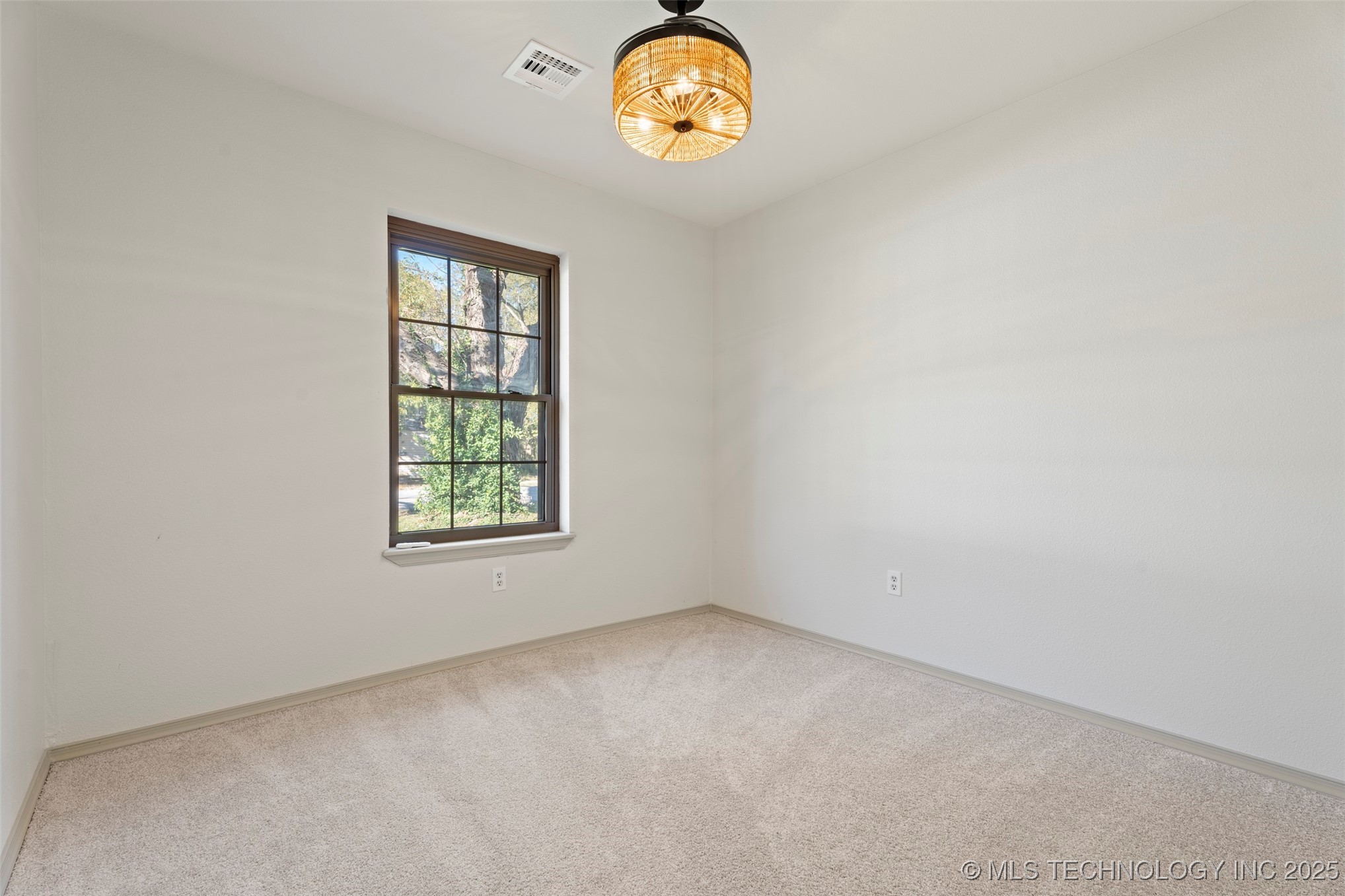 7 N Ora Street Property Photo 21