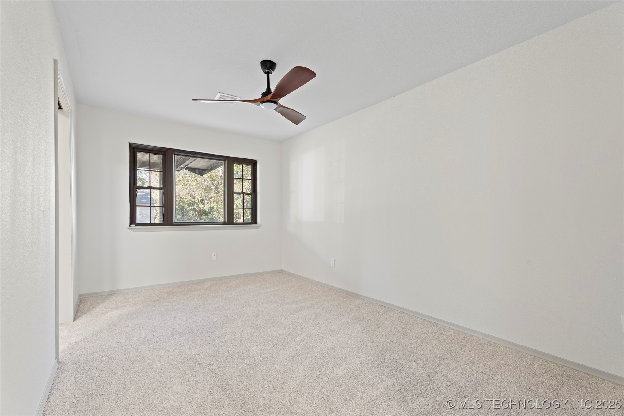 7 N Ora Street Property Photo 25