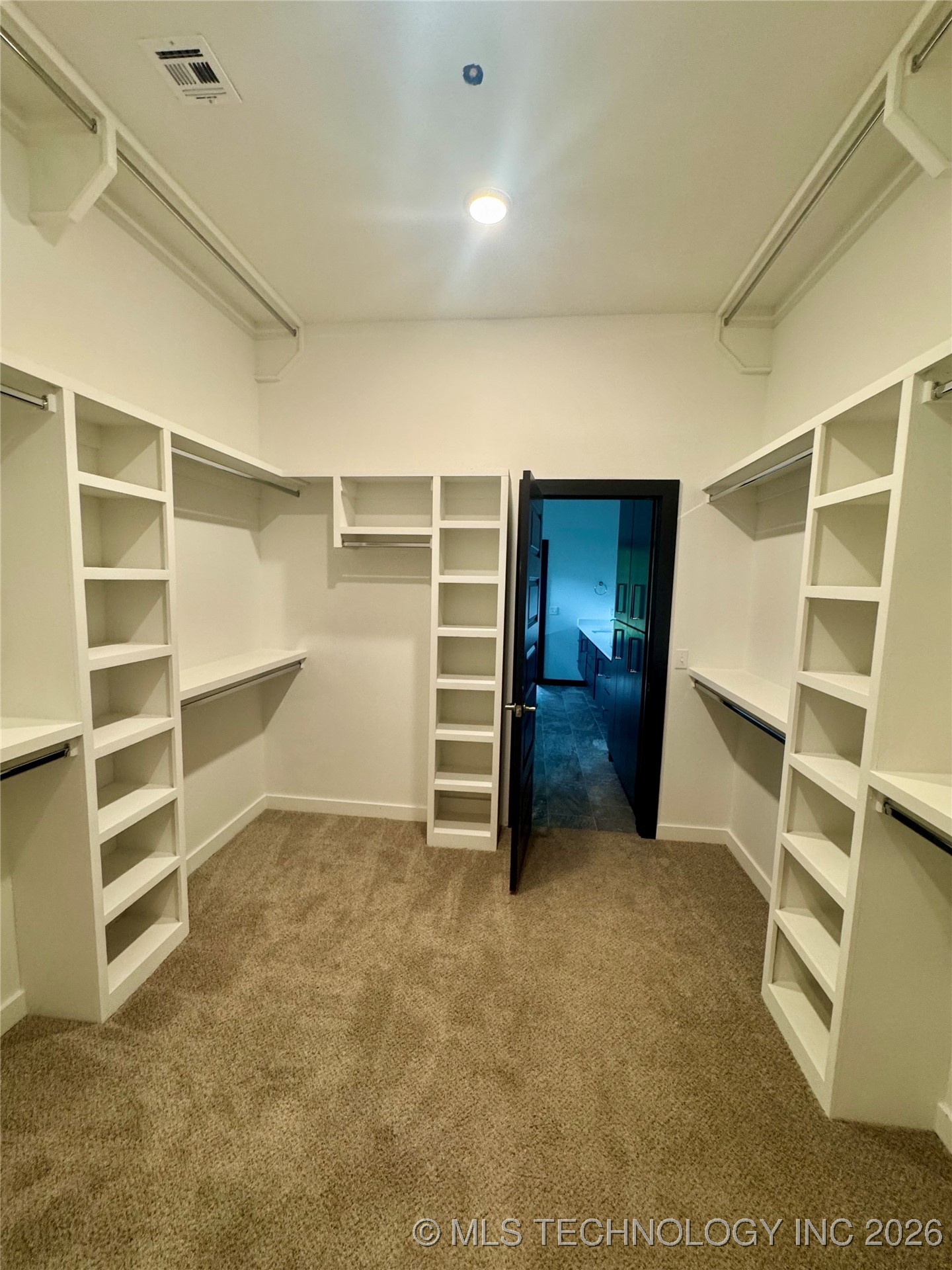 7509 S Chestnut Avenue Property Photo 16