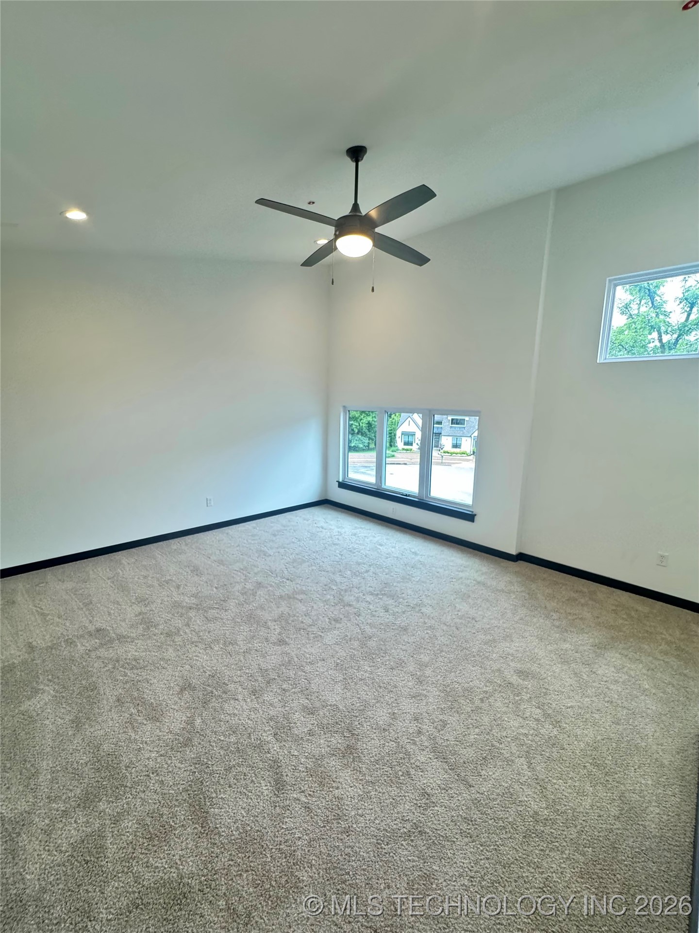 7509 S Chestnut Avenue Property Photo 21