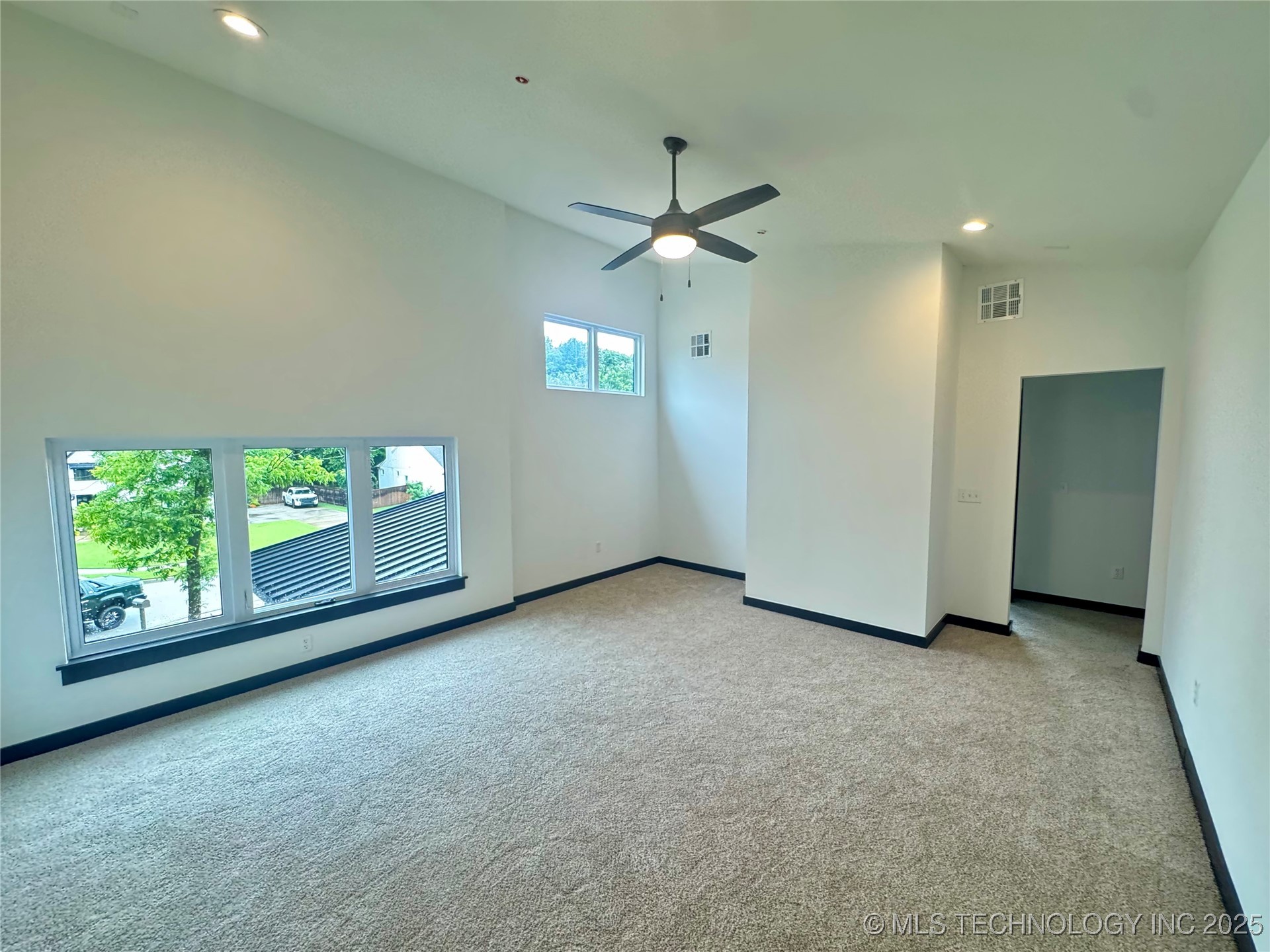 7509 S Chestnut Avenue Property Photo 22