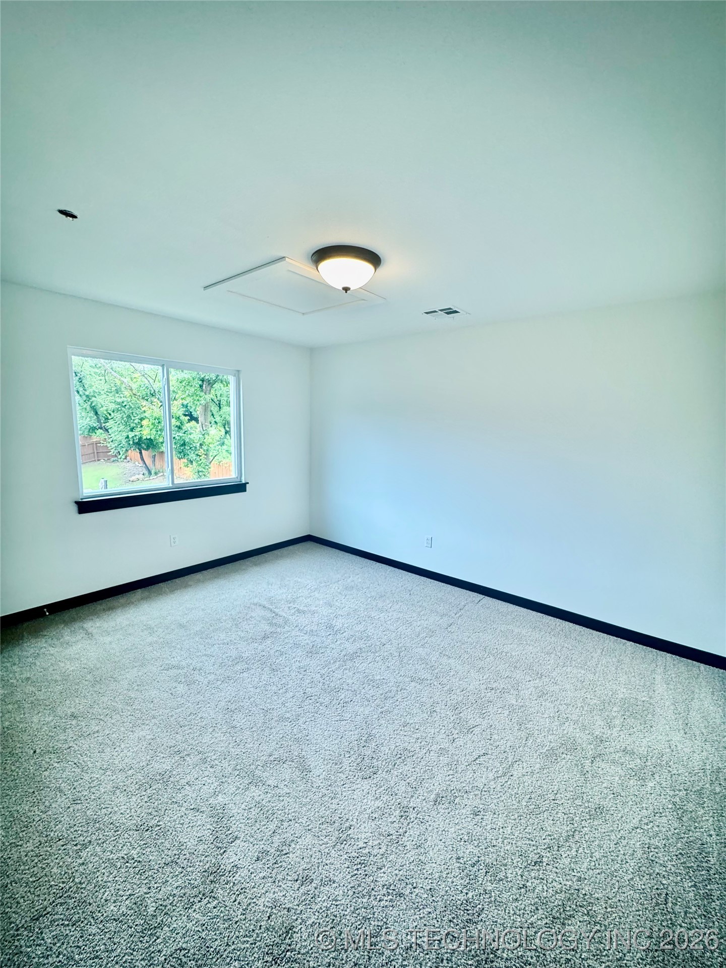 7509 S Chestnut Avenue Property Photo 27