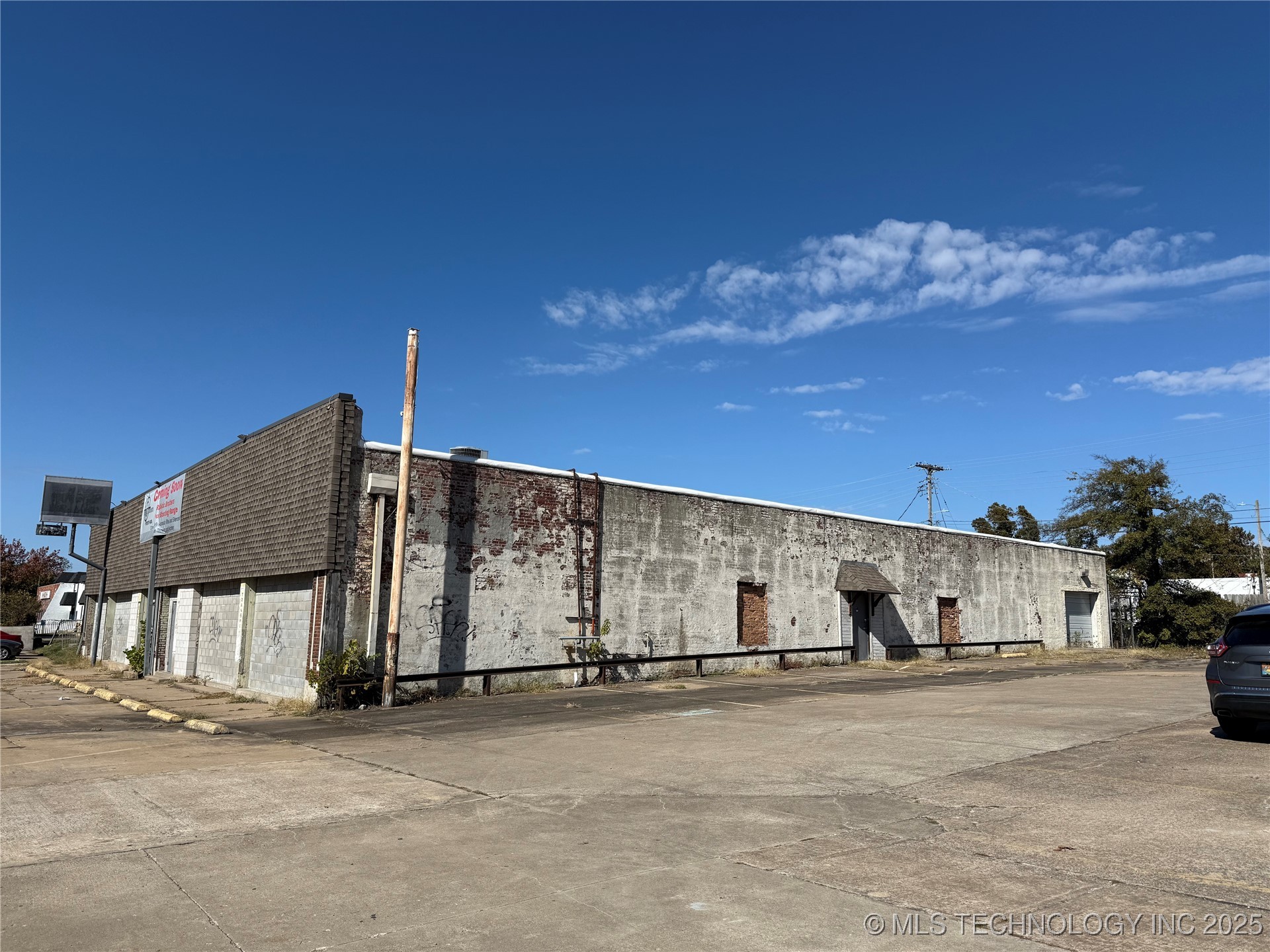 800 W Okmulgee Avenue Property Photo 1