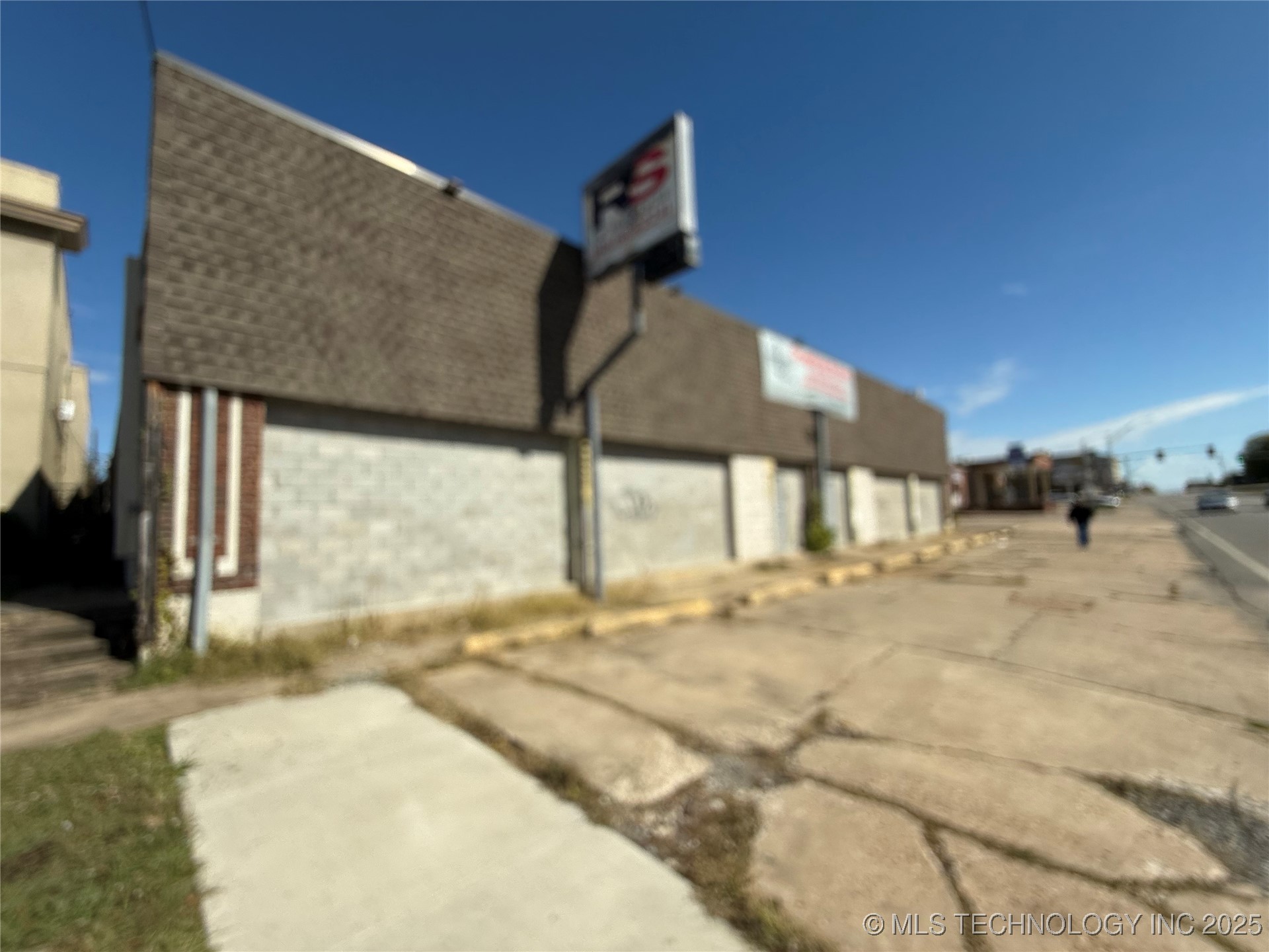 800 W Okmulgee Avenue Property Photo 2
