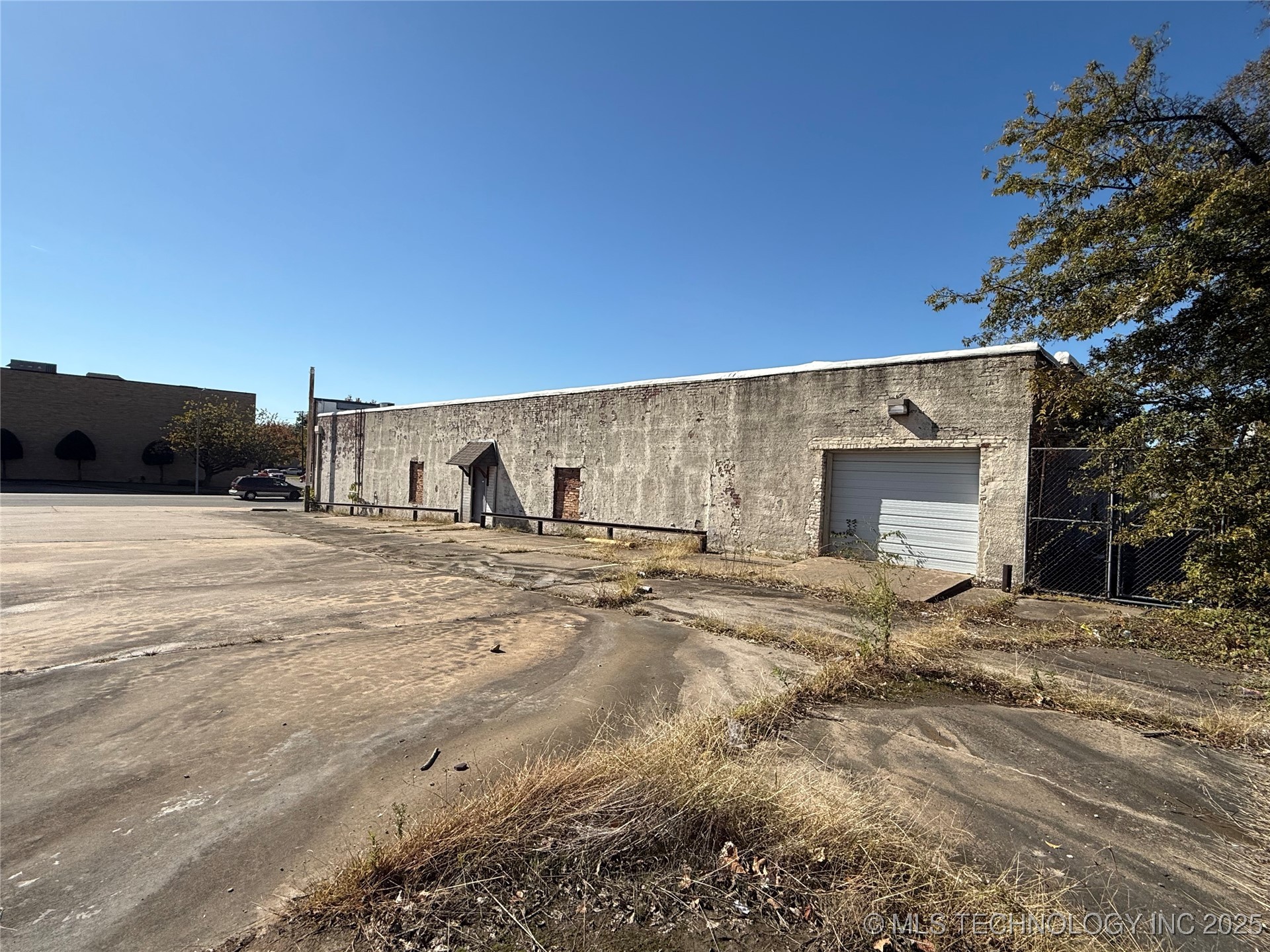 800 W Okmulgee Avenue Property Photo 3