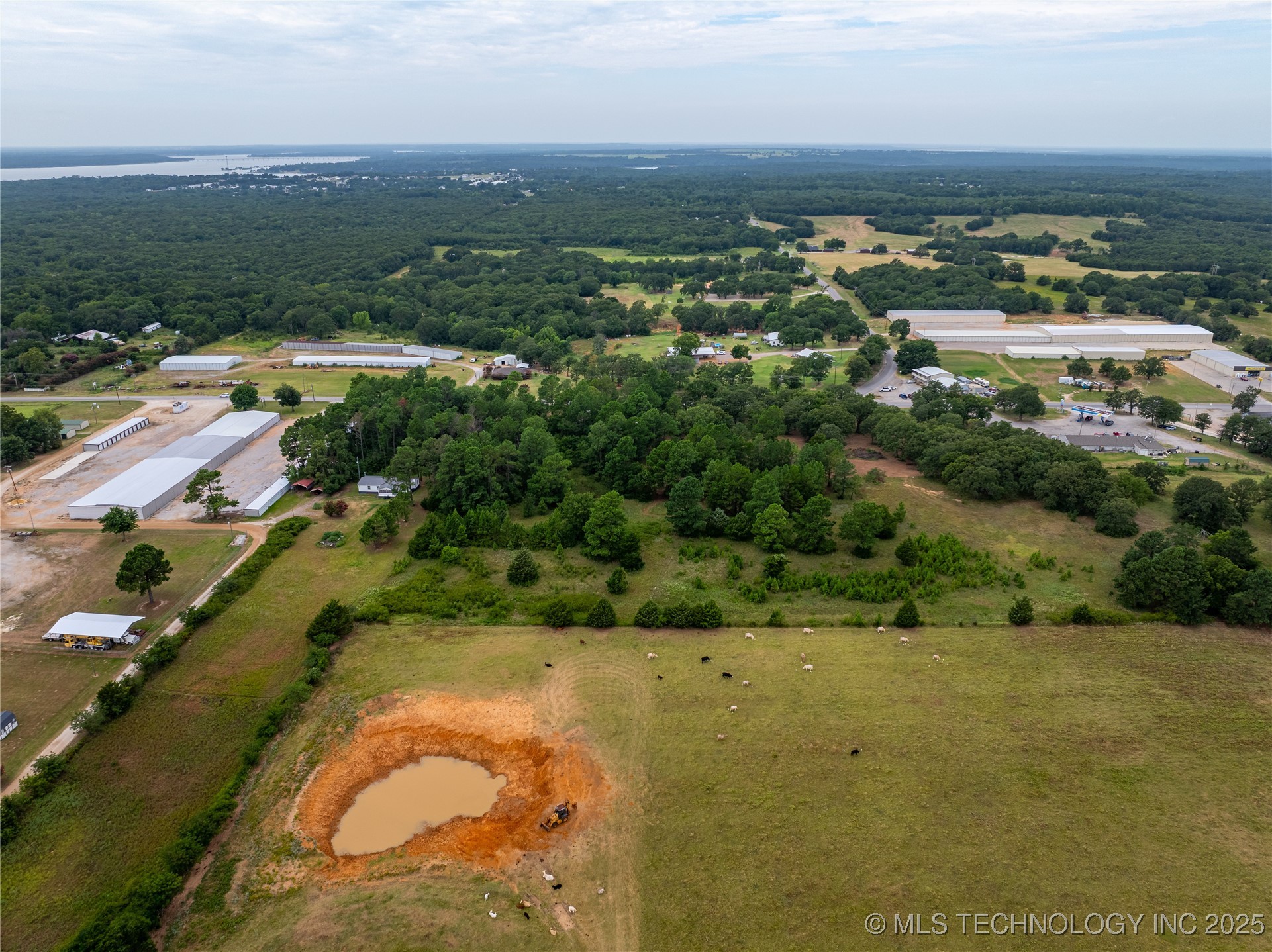 002 Enos Road Property Photo 5