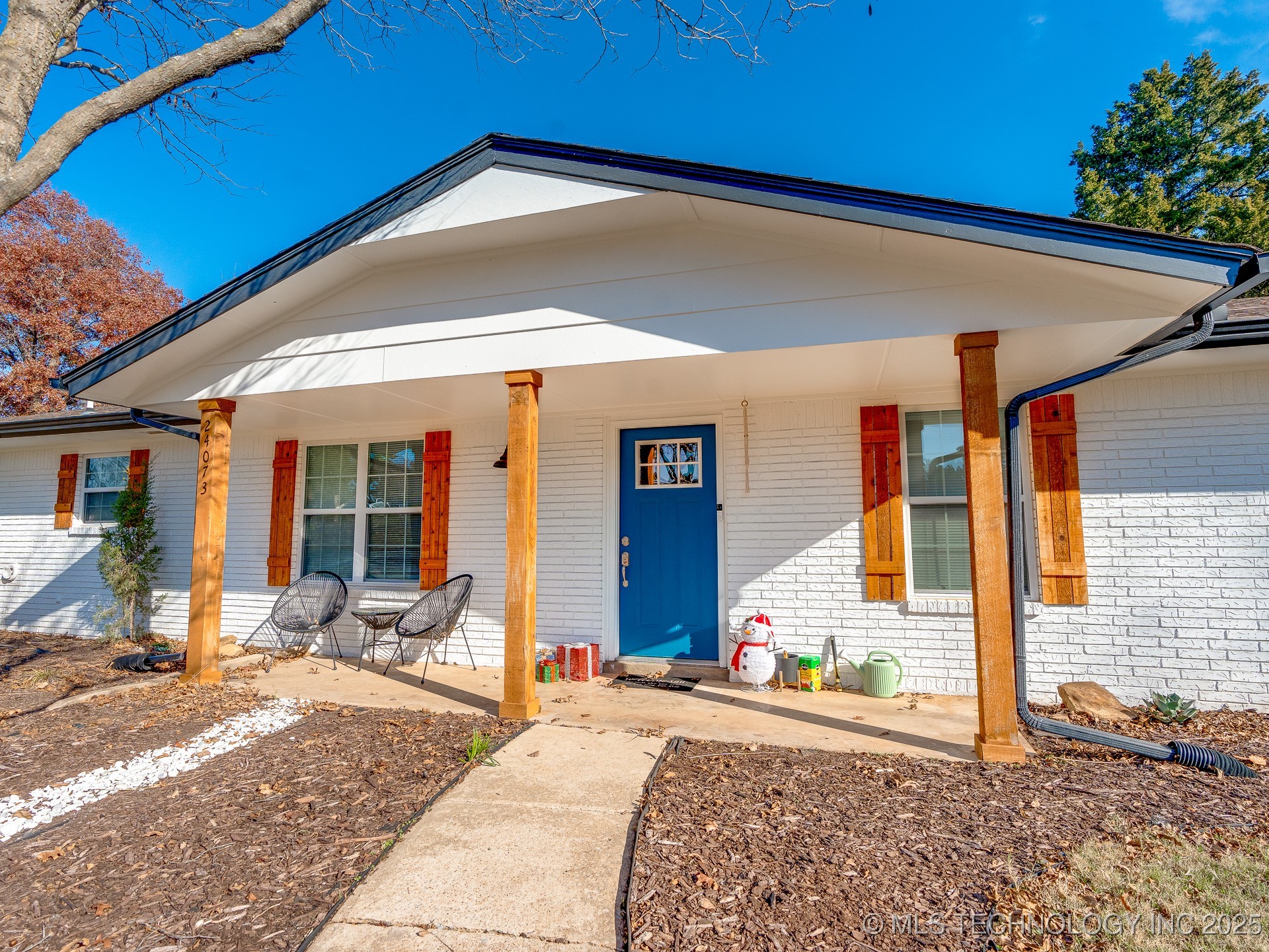 24073 N County Road 3292 Road Property Photo 4