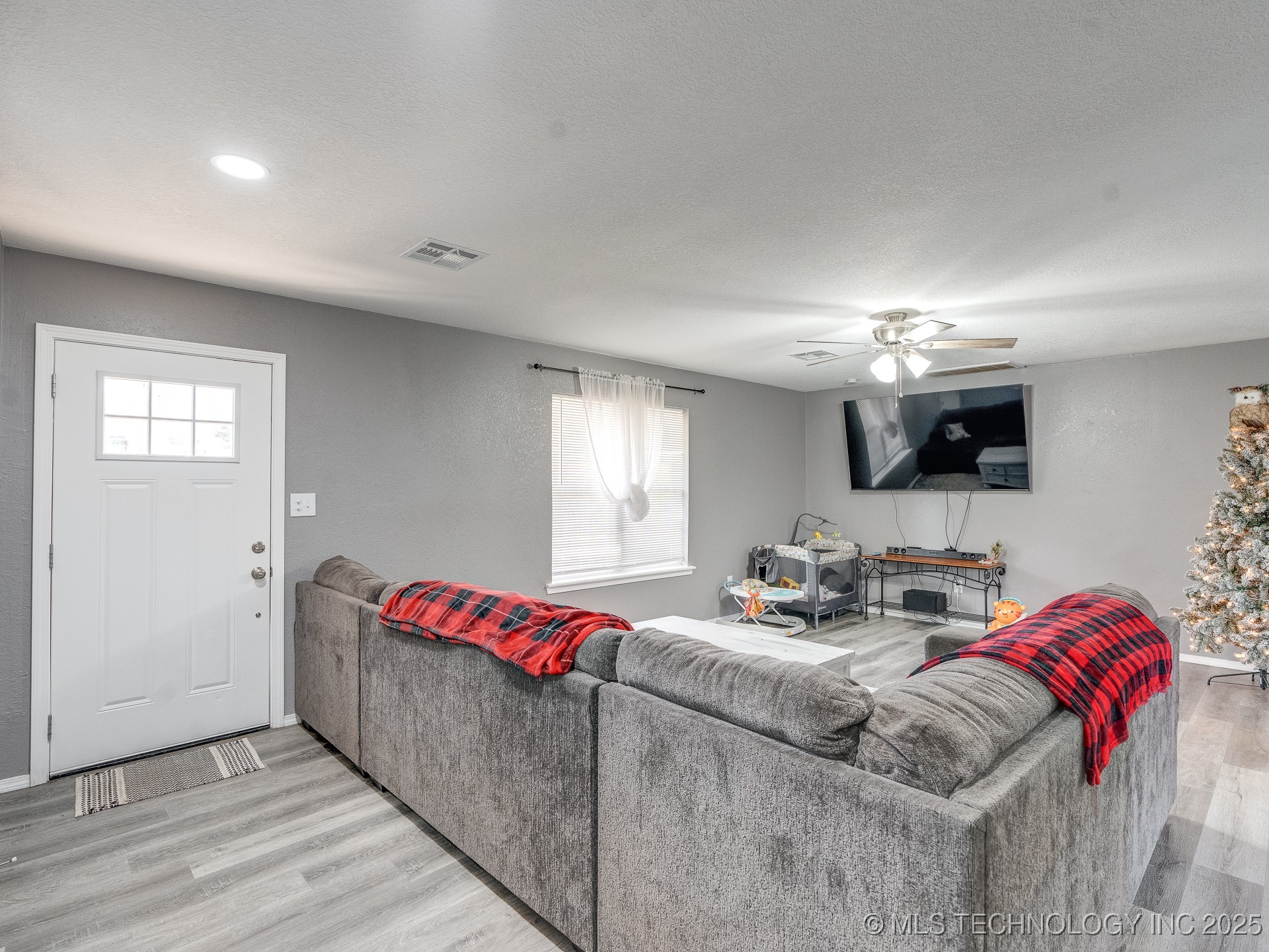 24073 N County Road 3292 Road Property Photo 7