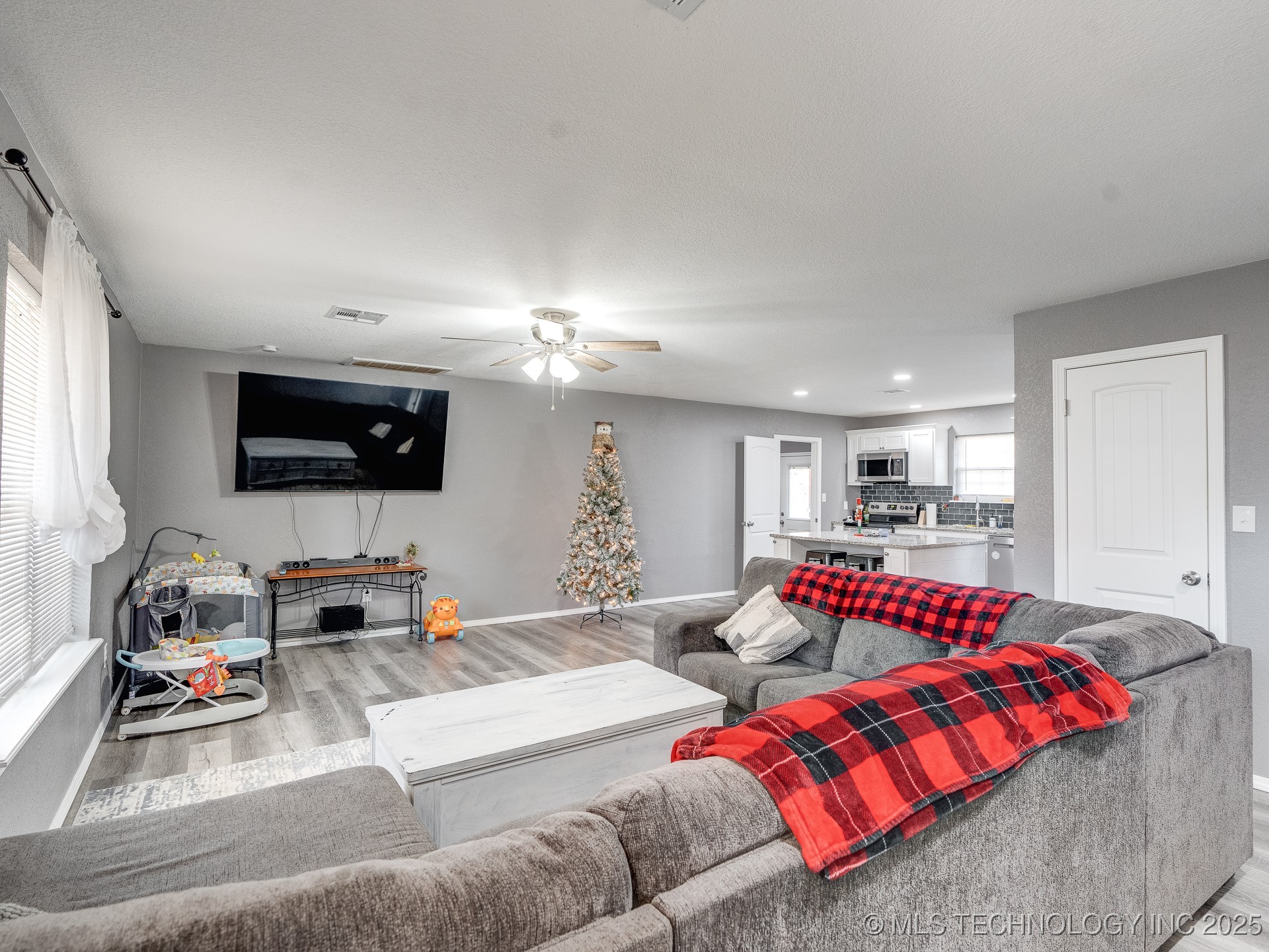 24073 N County Road 3292 Road Property Photo 8