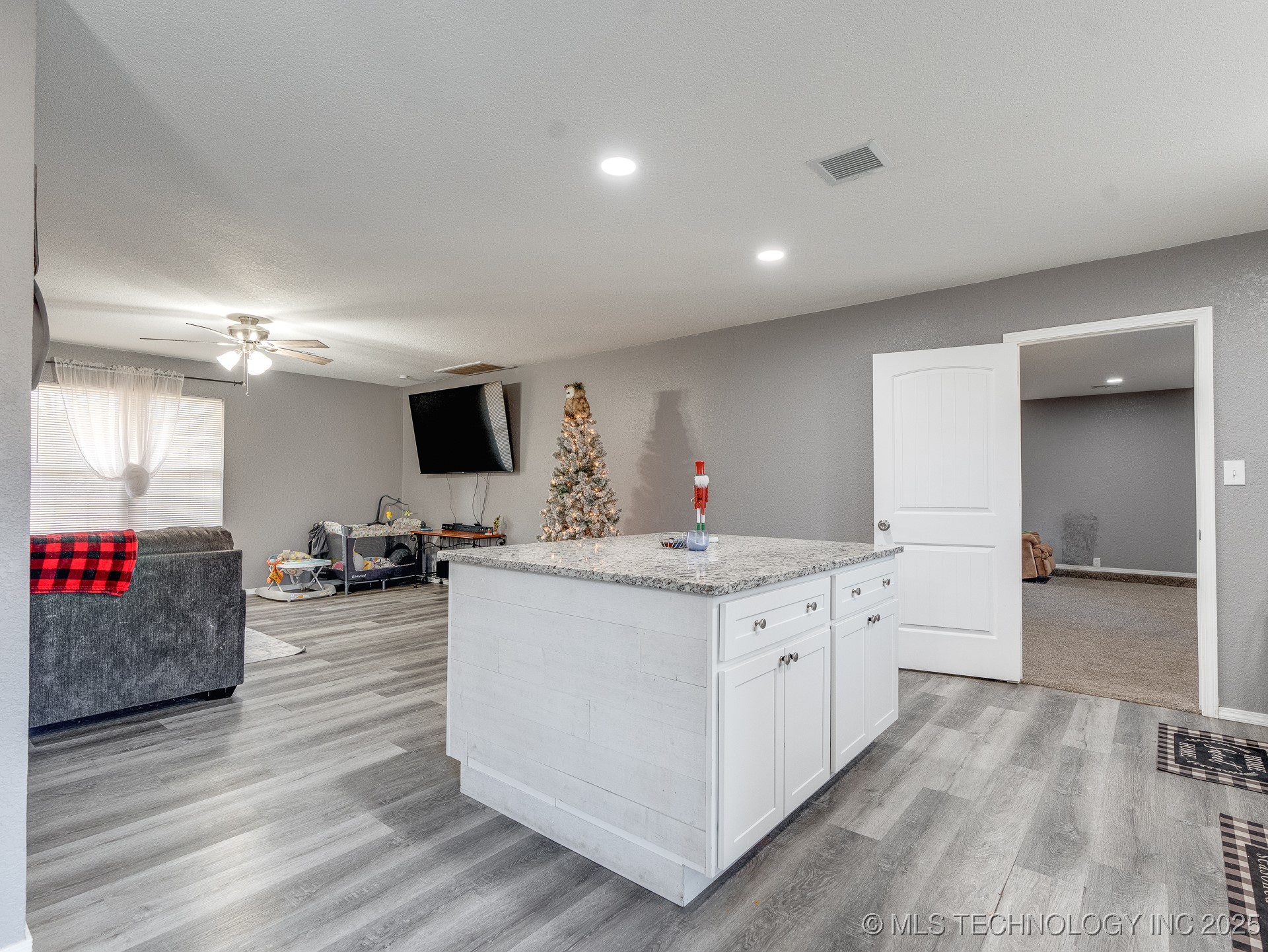 24073 N County Road 3292 Road Property Photo 19