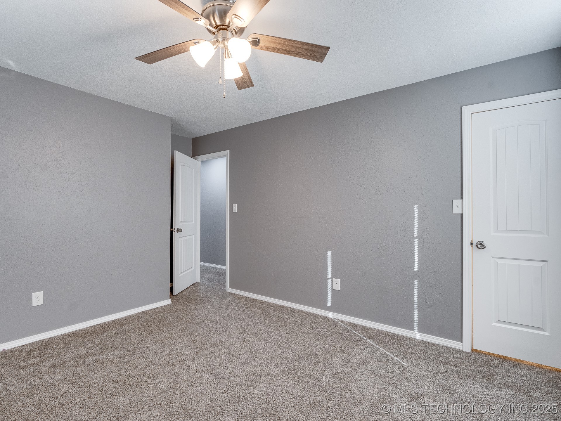 24073 N County Road 3292 Road Property Photo 28