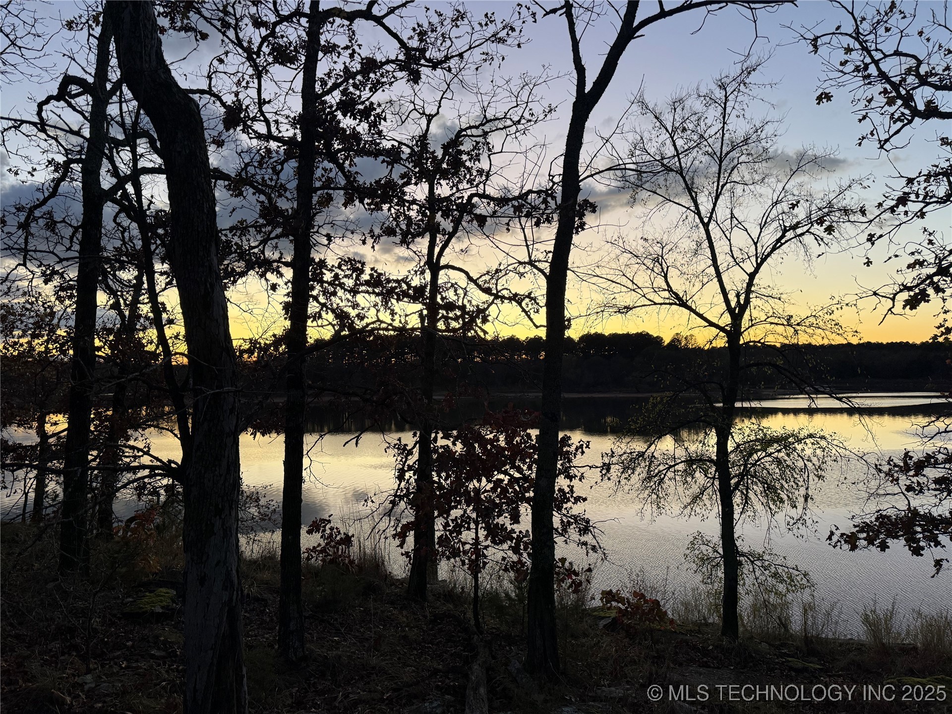 20 Lakeside Property Photo 2