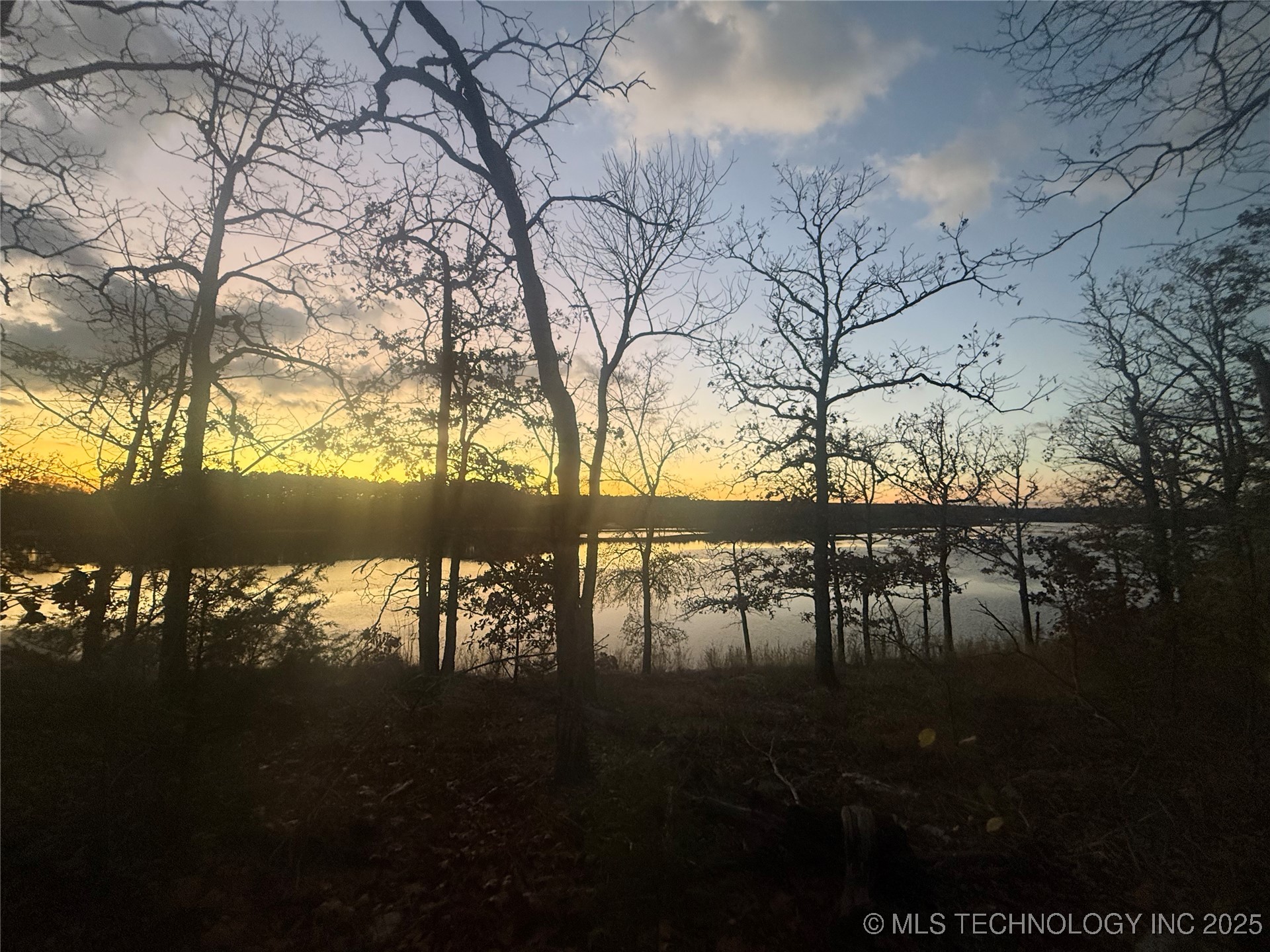 20 Lakeside Property Photo 3