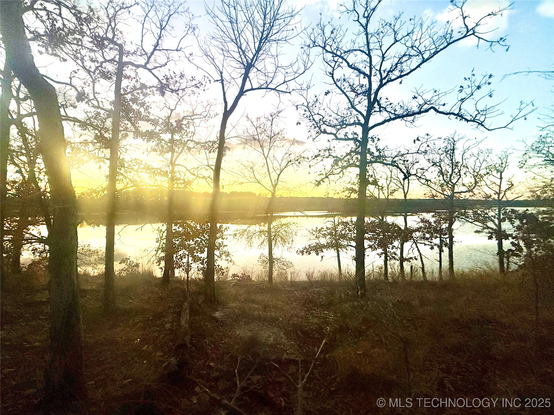 20 Lakeside Property Photo 4