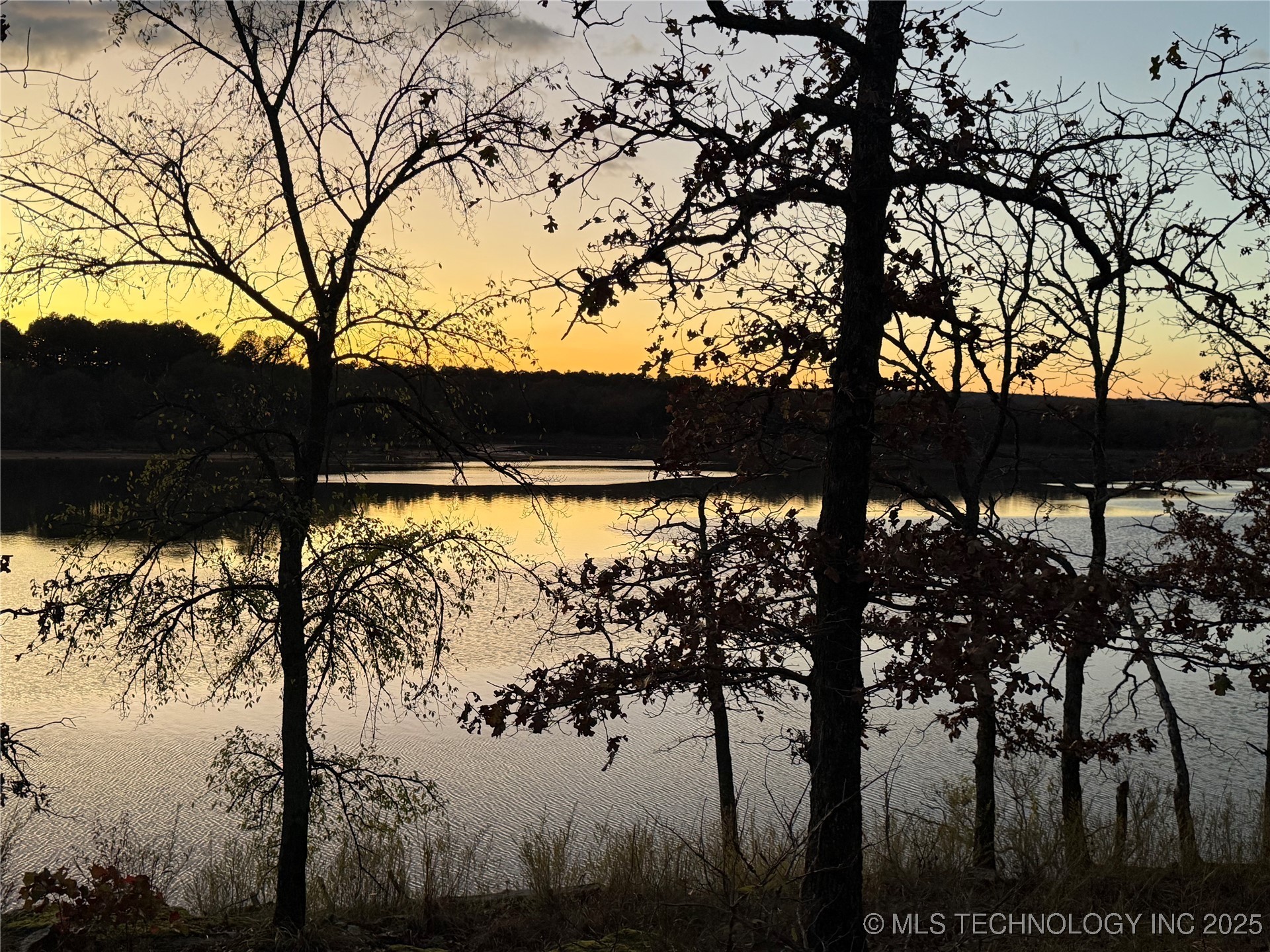 20 Lakeside Property Photo 5