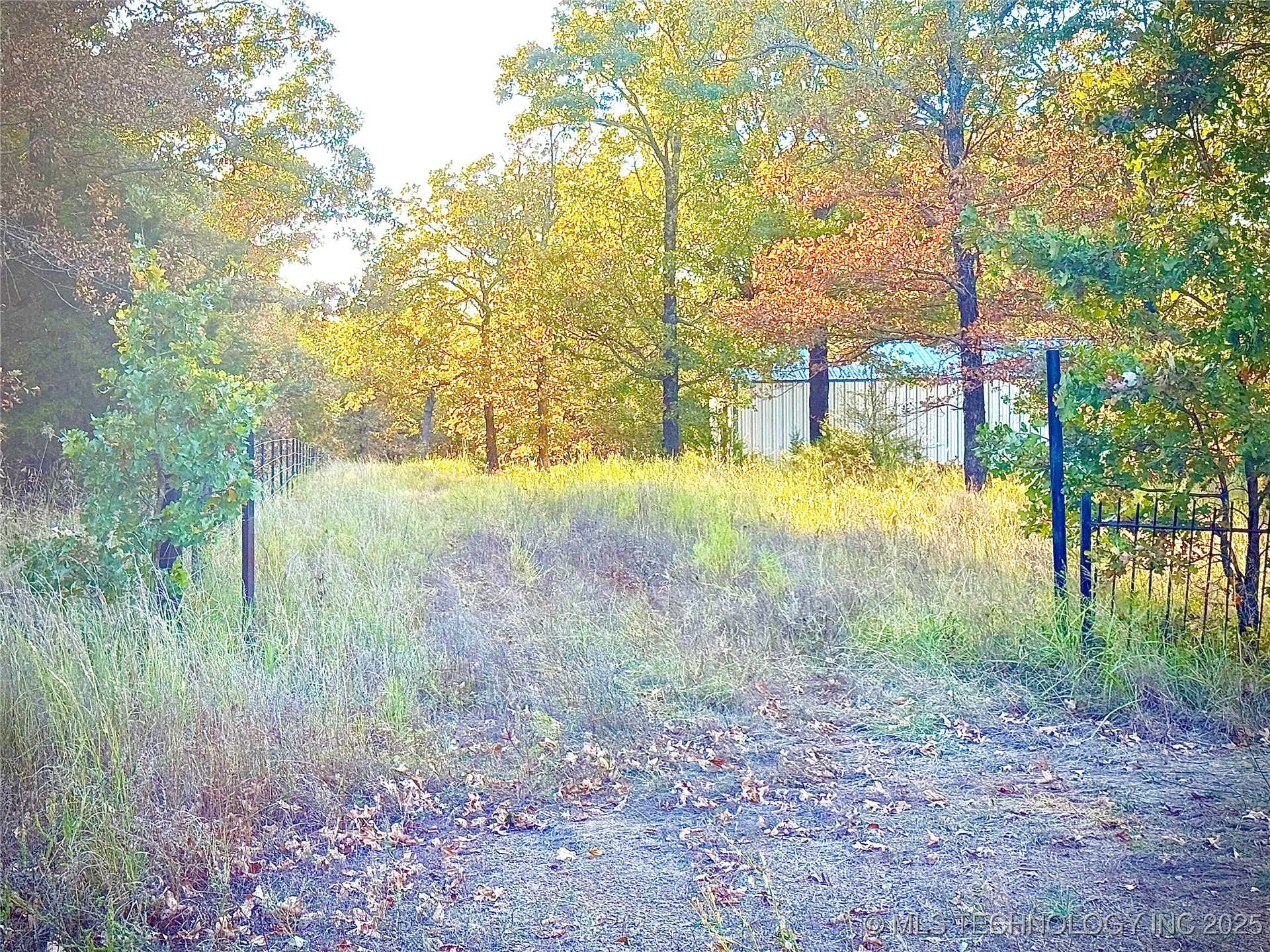 20 Lakeside Property Photo 9