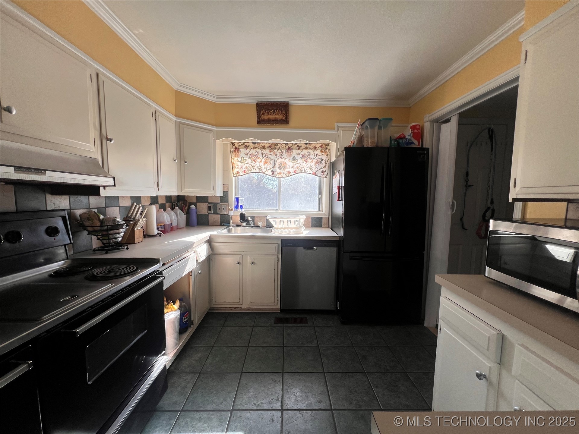 1719 Leahy Avenue Property Photo 14