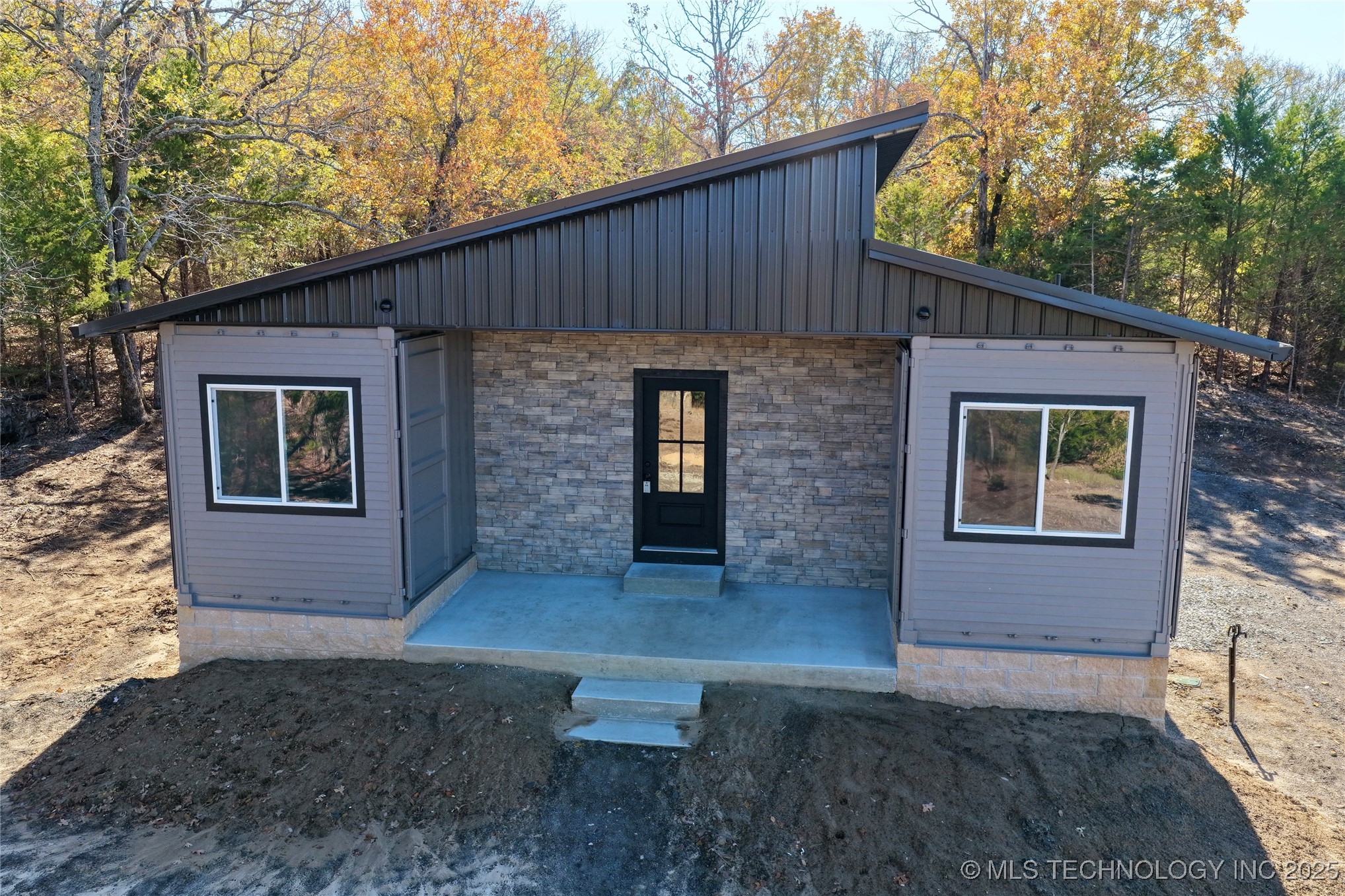 116401 S 4299 Road Property Photo 1