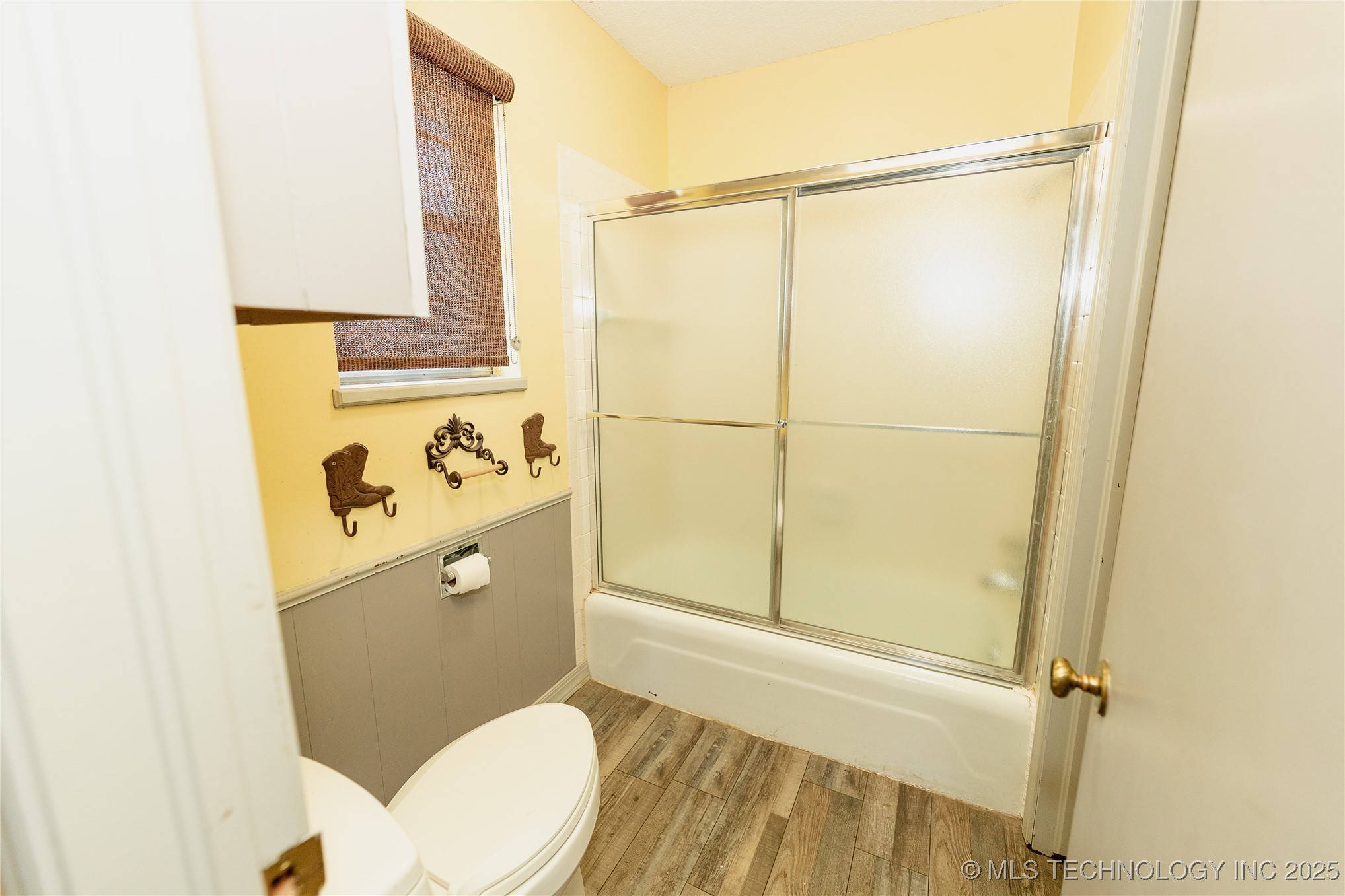 301 W Burkhart Property Photo 14