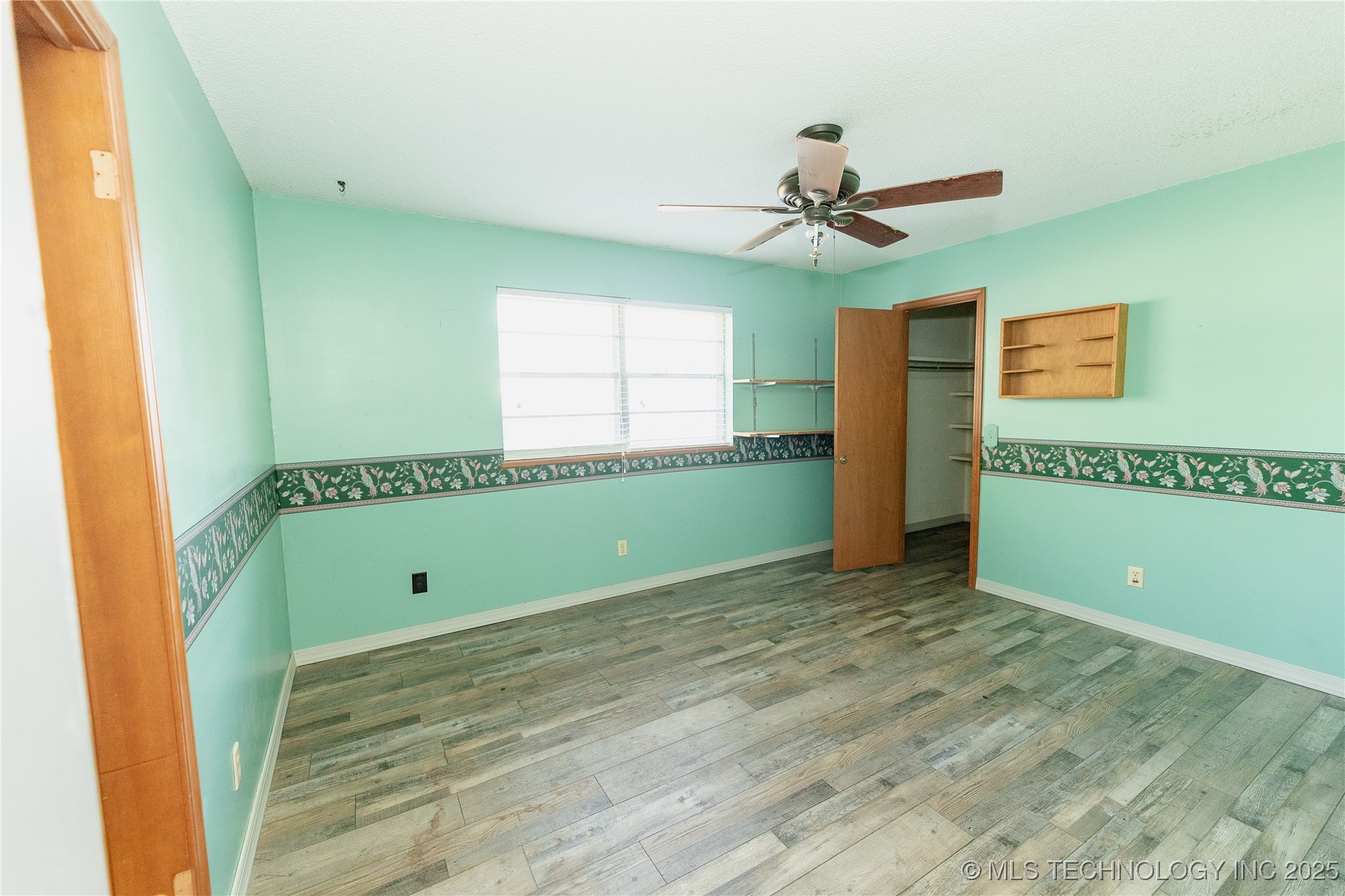 301 W Burkhart Property Photo 15