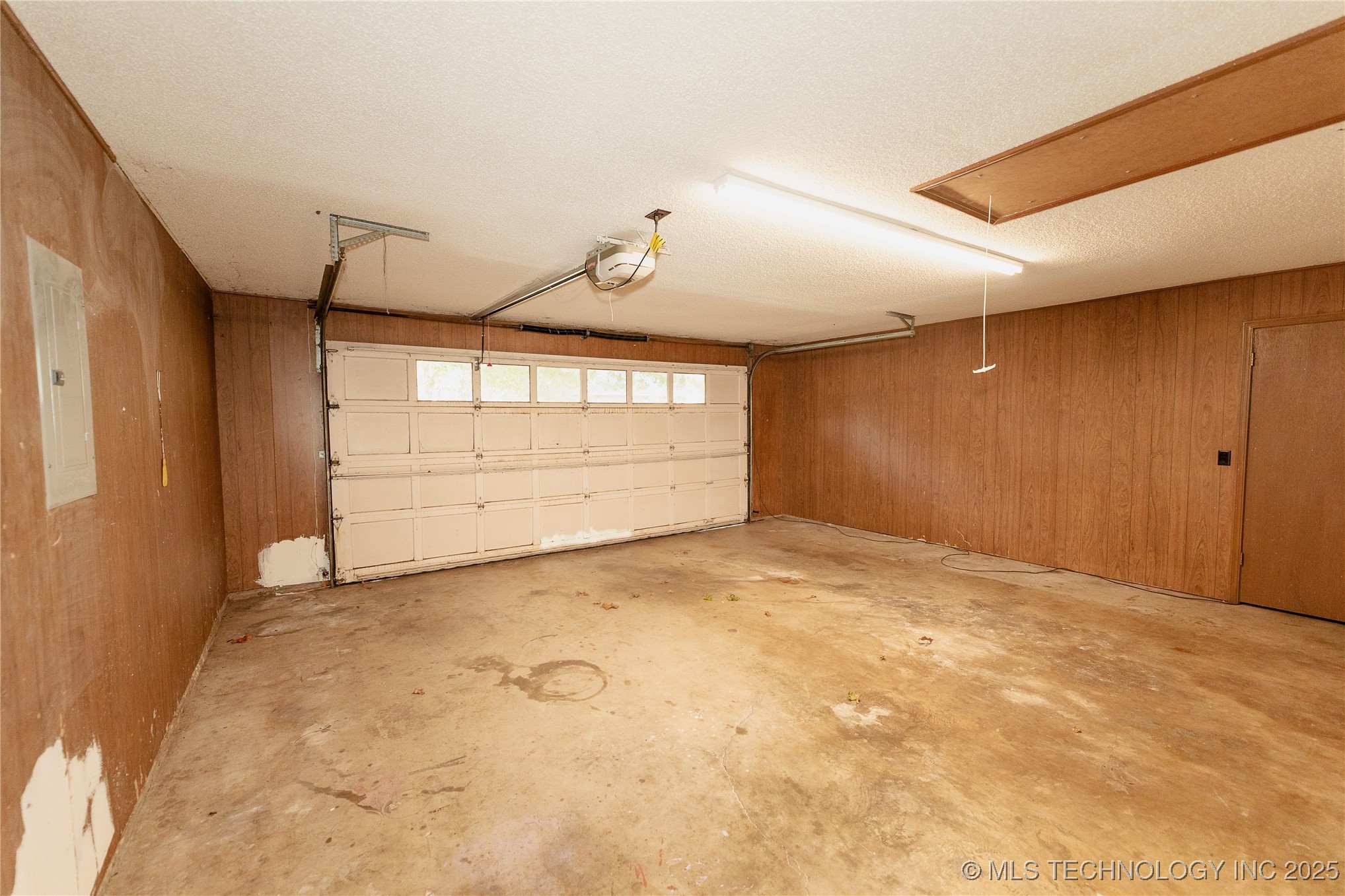 301 W Burkhart Property Photo 19