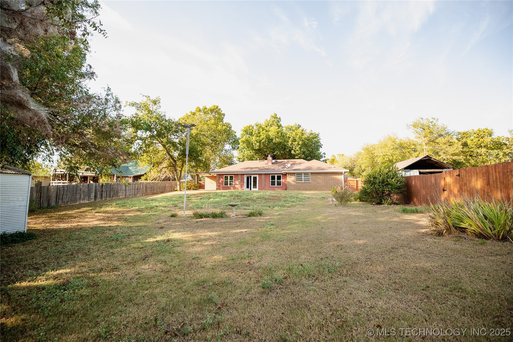 301 W Burkhart Property Photo 20