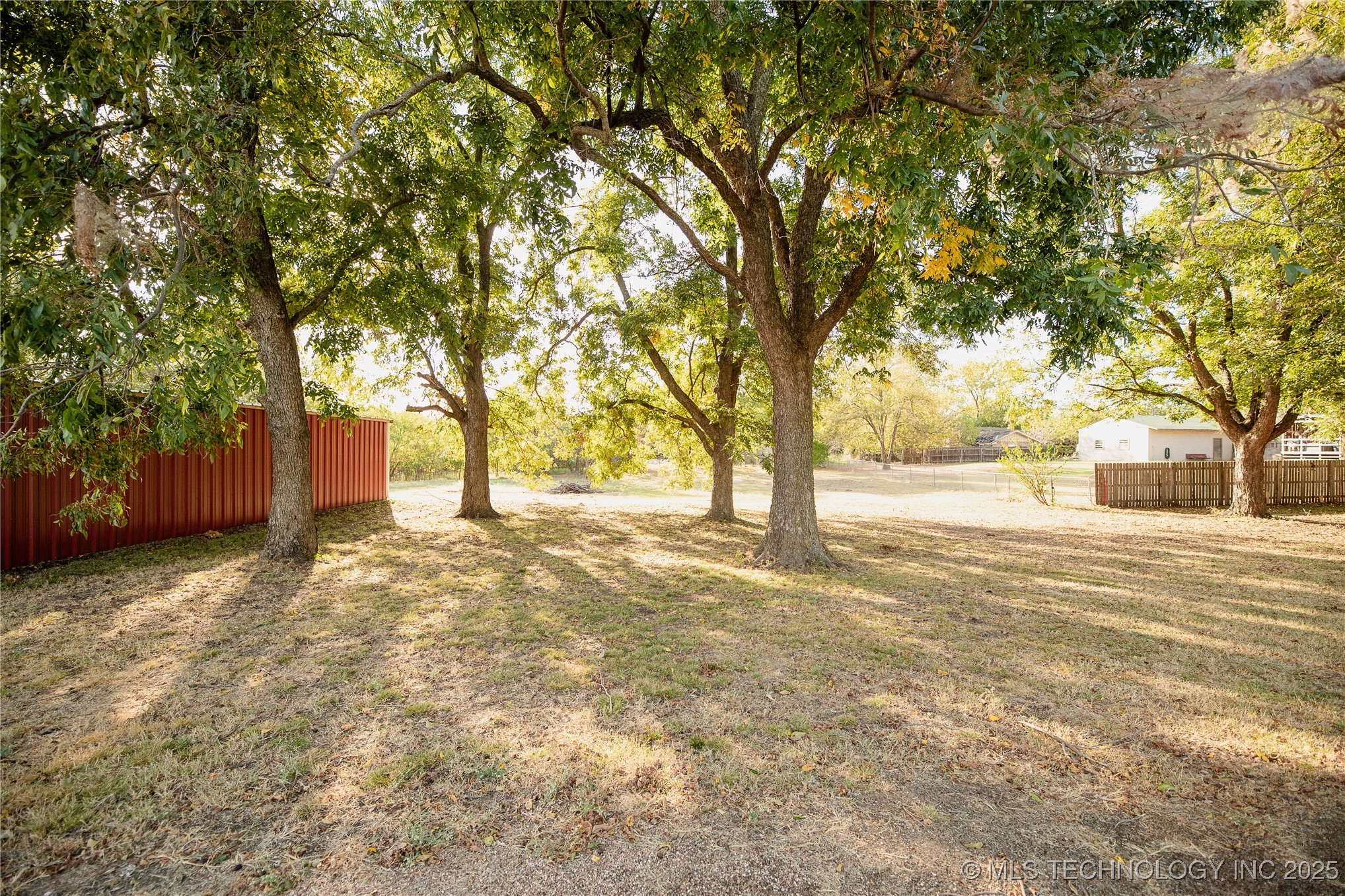 301 W Burkhart Property Photo 23