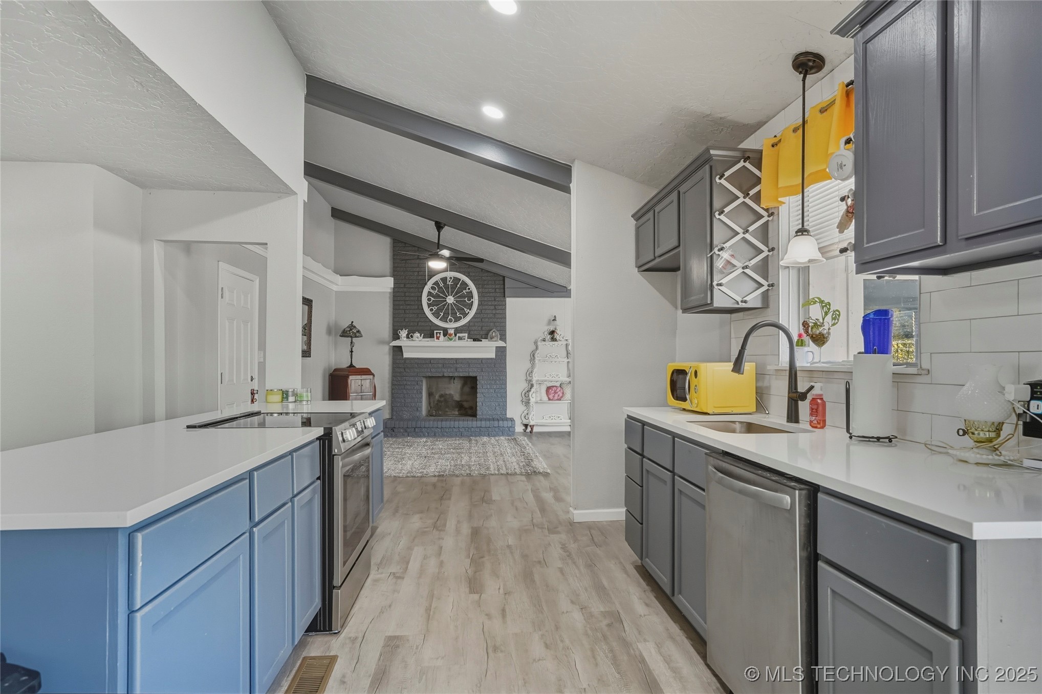 4529 E 24th West Avenue Property Photo 7